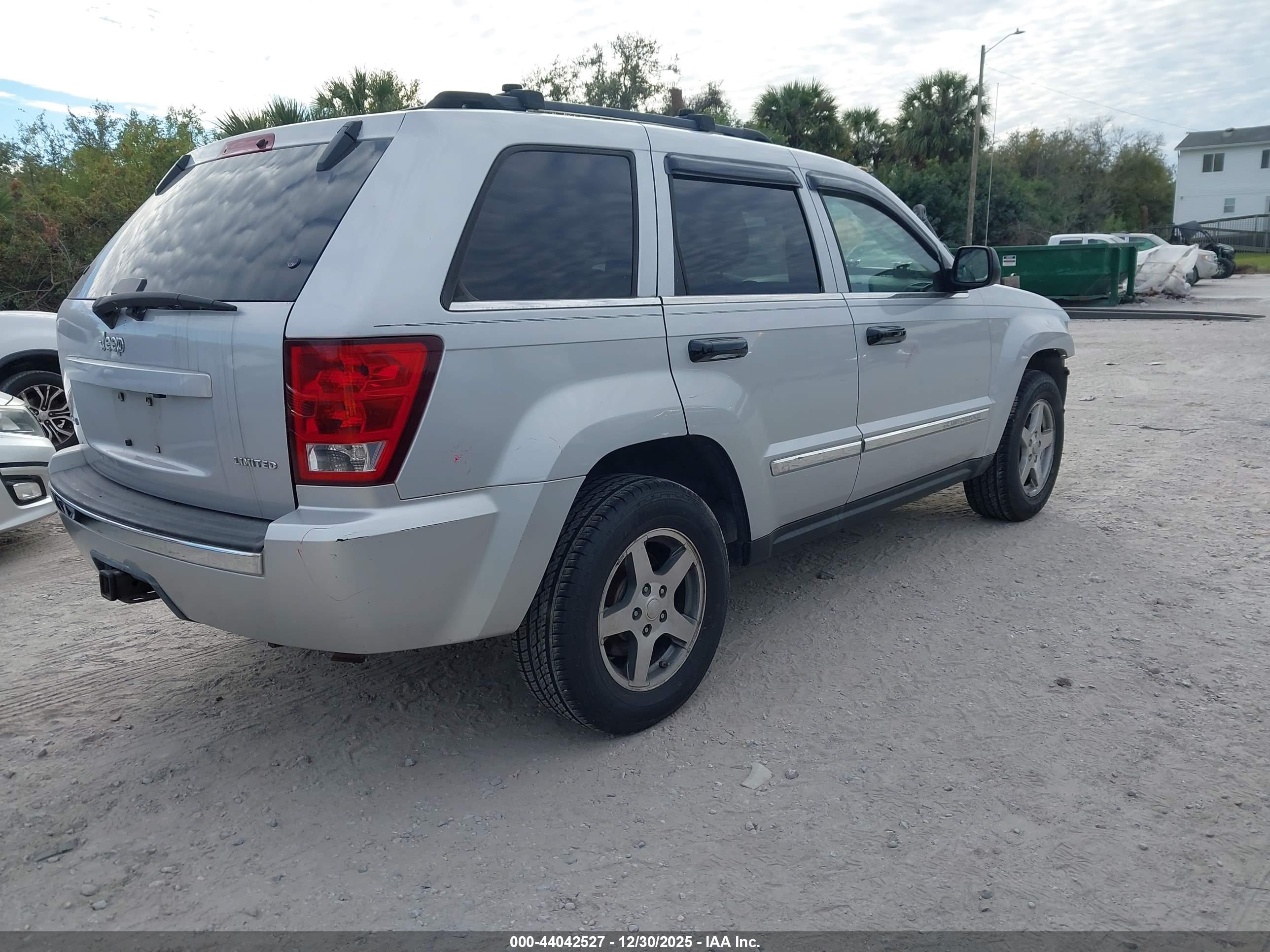 JEEP GRAND image 4