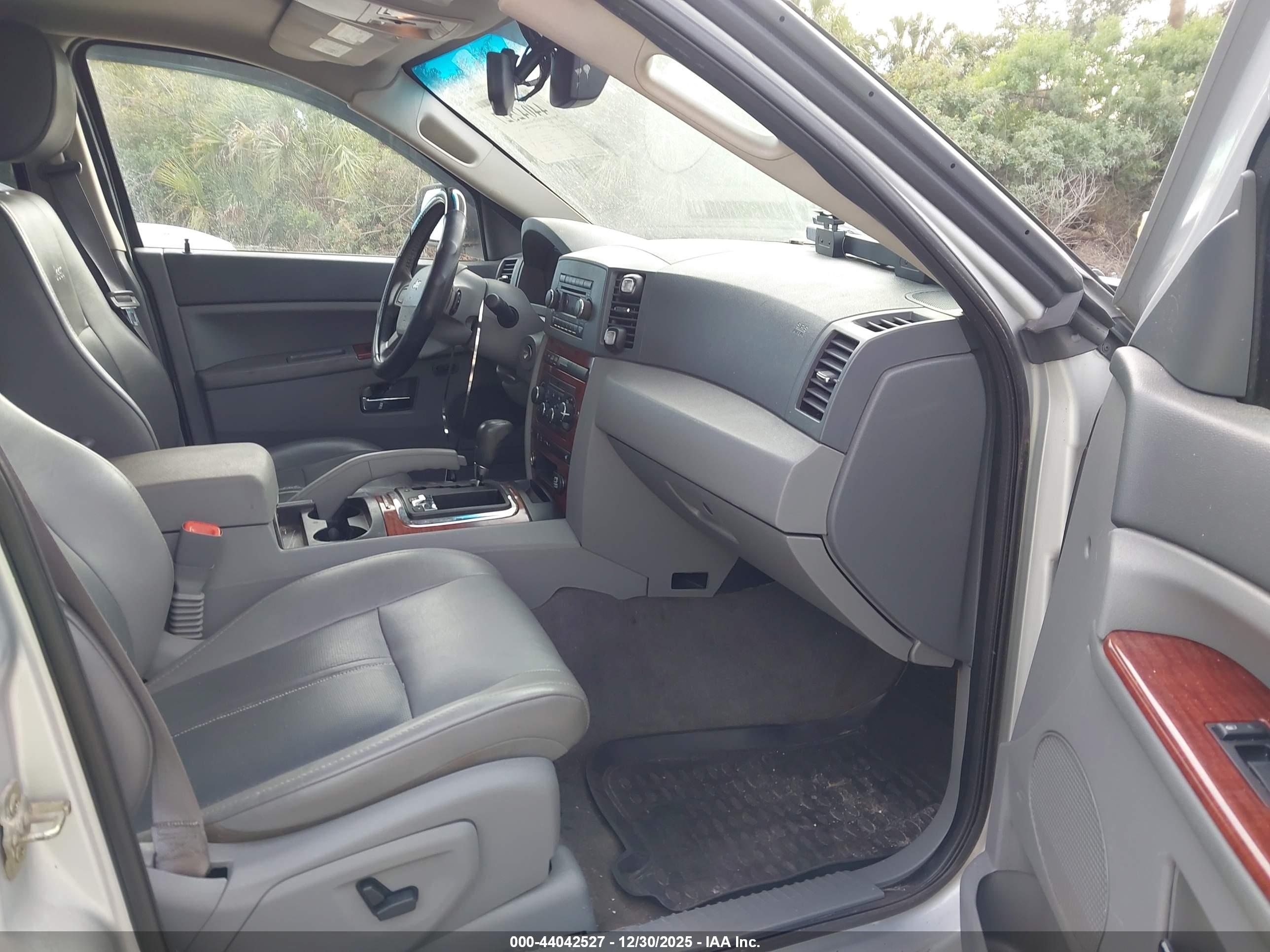 JEEP GRAND image 5