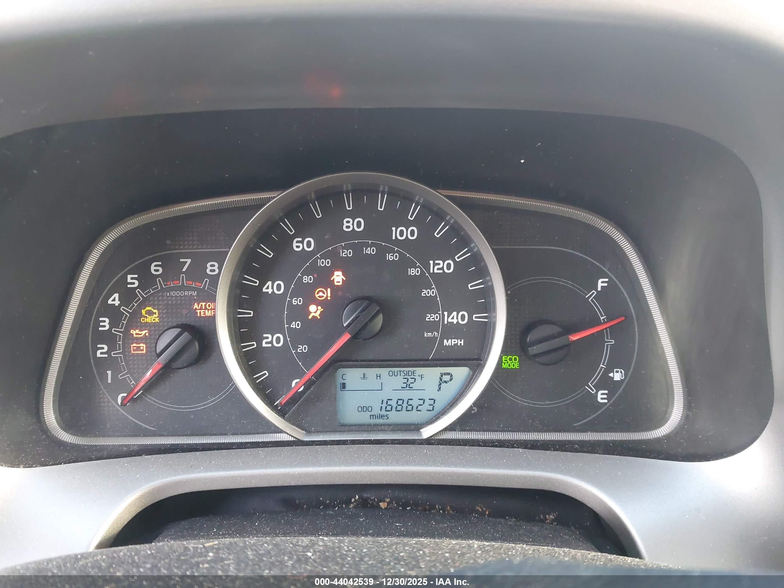 TOYOTA RAV4 image 7