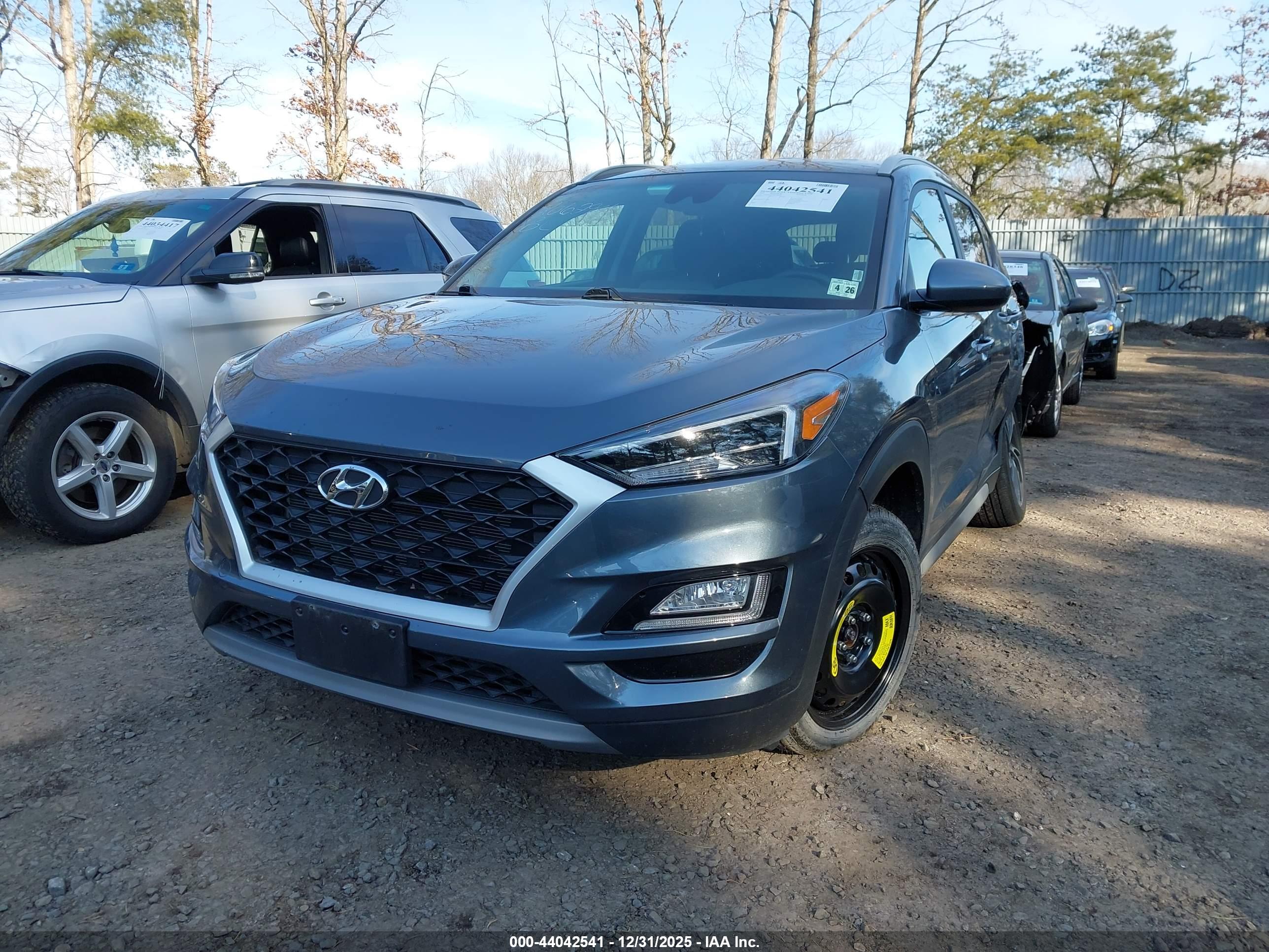 HYUNDAI TUCSON image 2