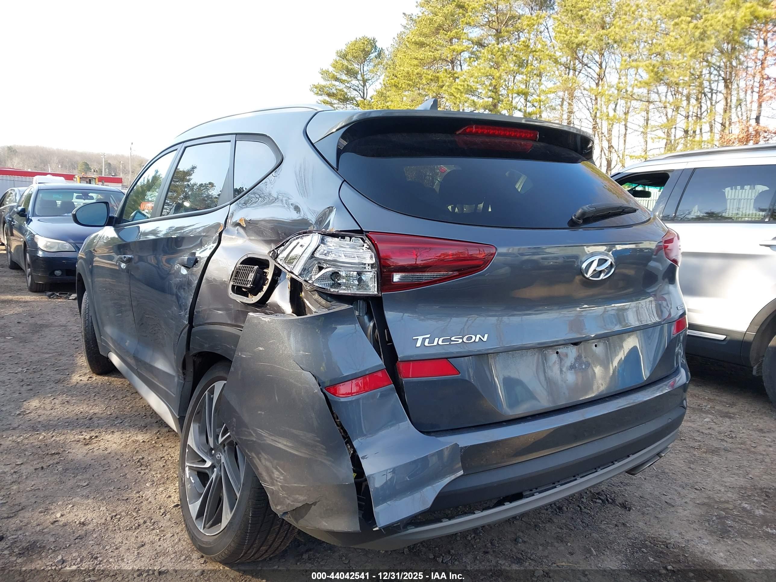 HYUNDAI TUCSON image 3