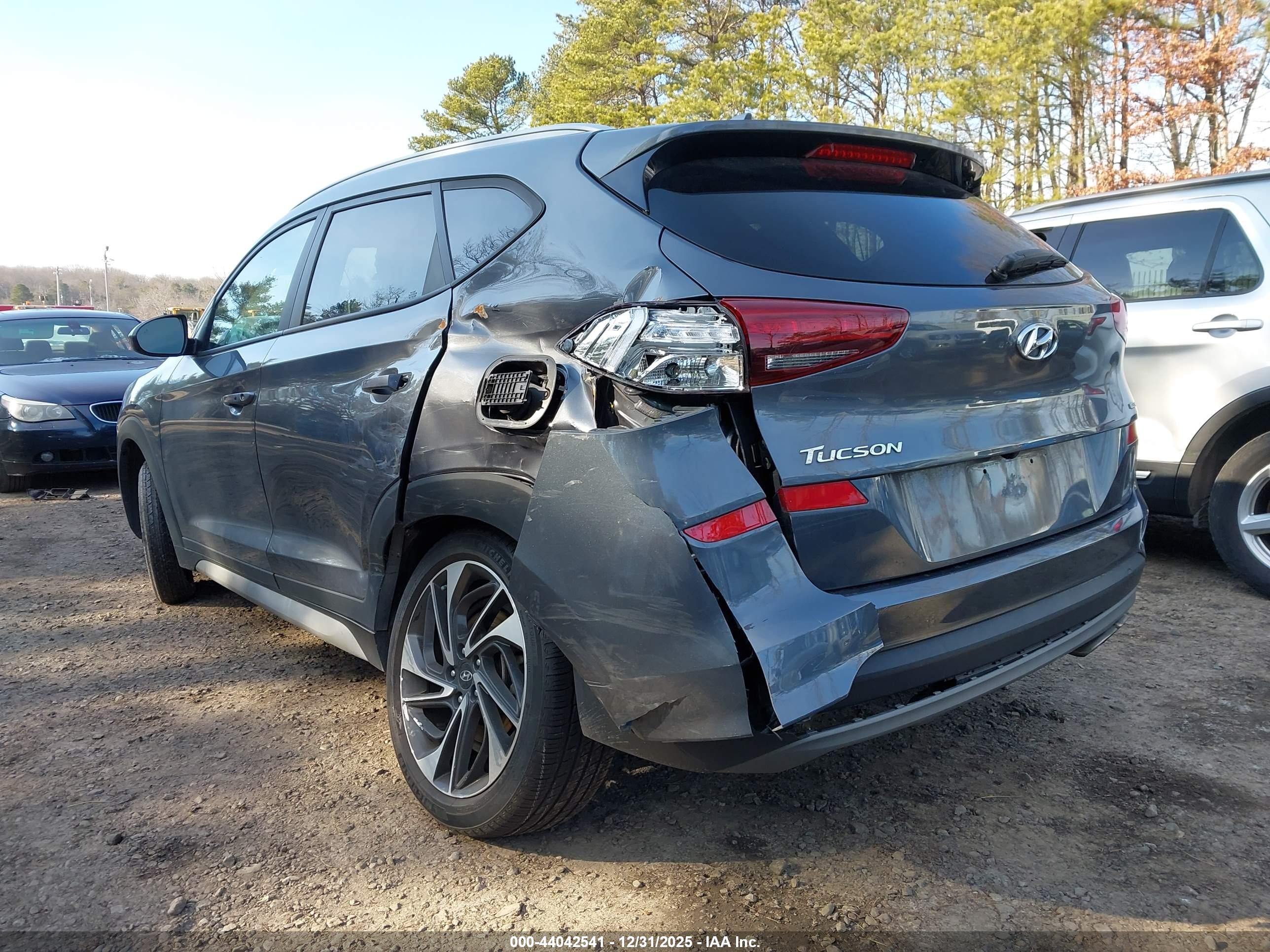 HYUNDAI TUCSON image 6