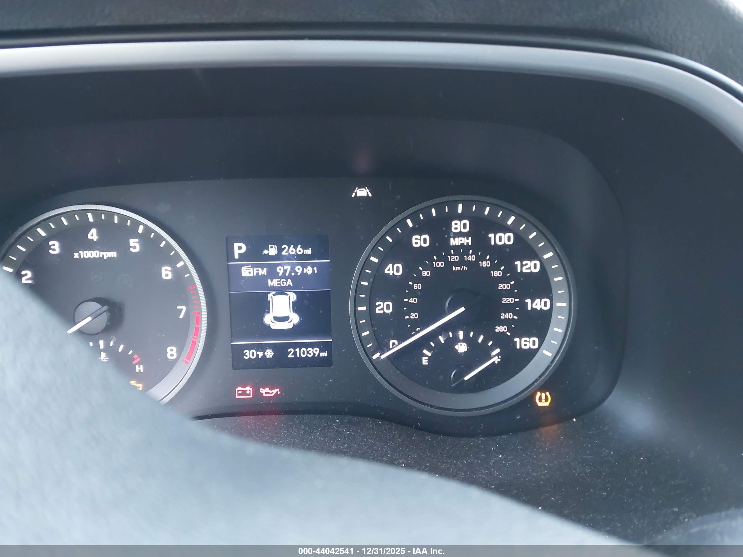 HYUNDAI TUCSON image 7