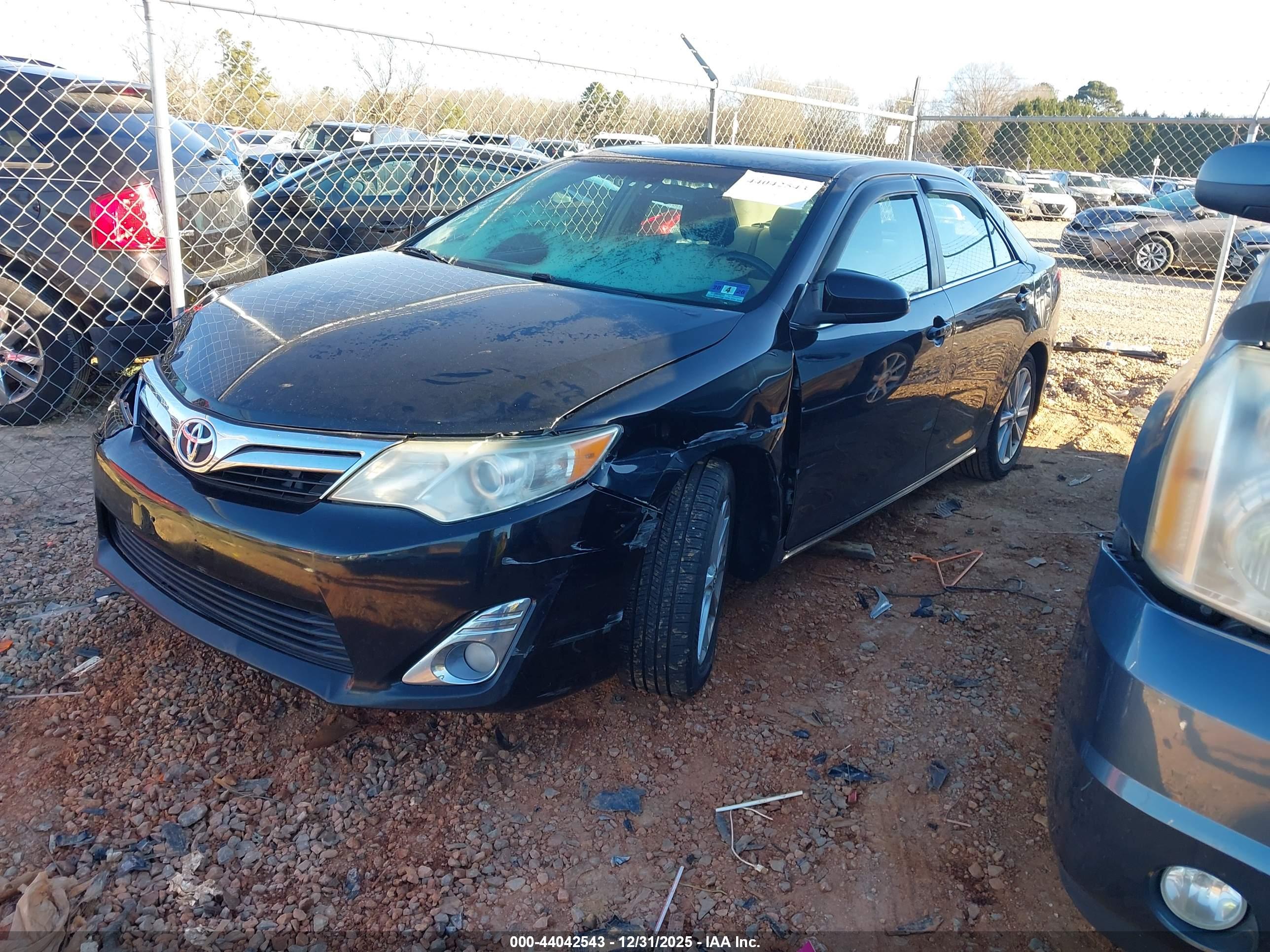 TOYOTA CAMRY image 2