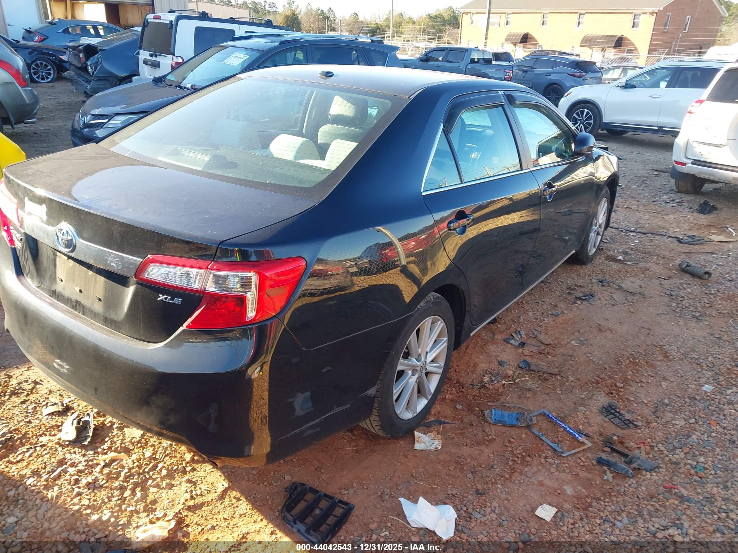 TOYOTA CAMRY image 4