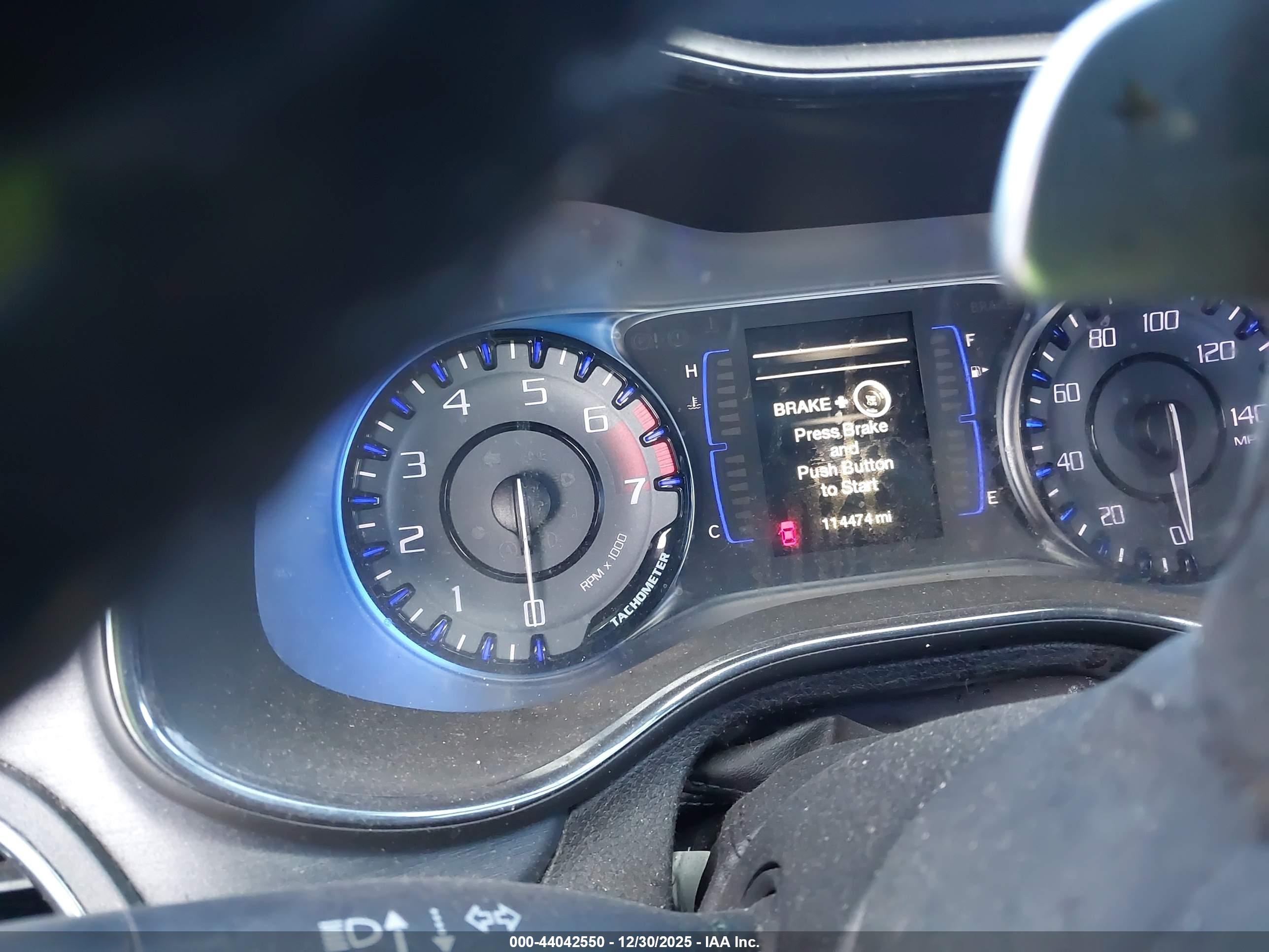 CHRYSLER 200 image 7