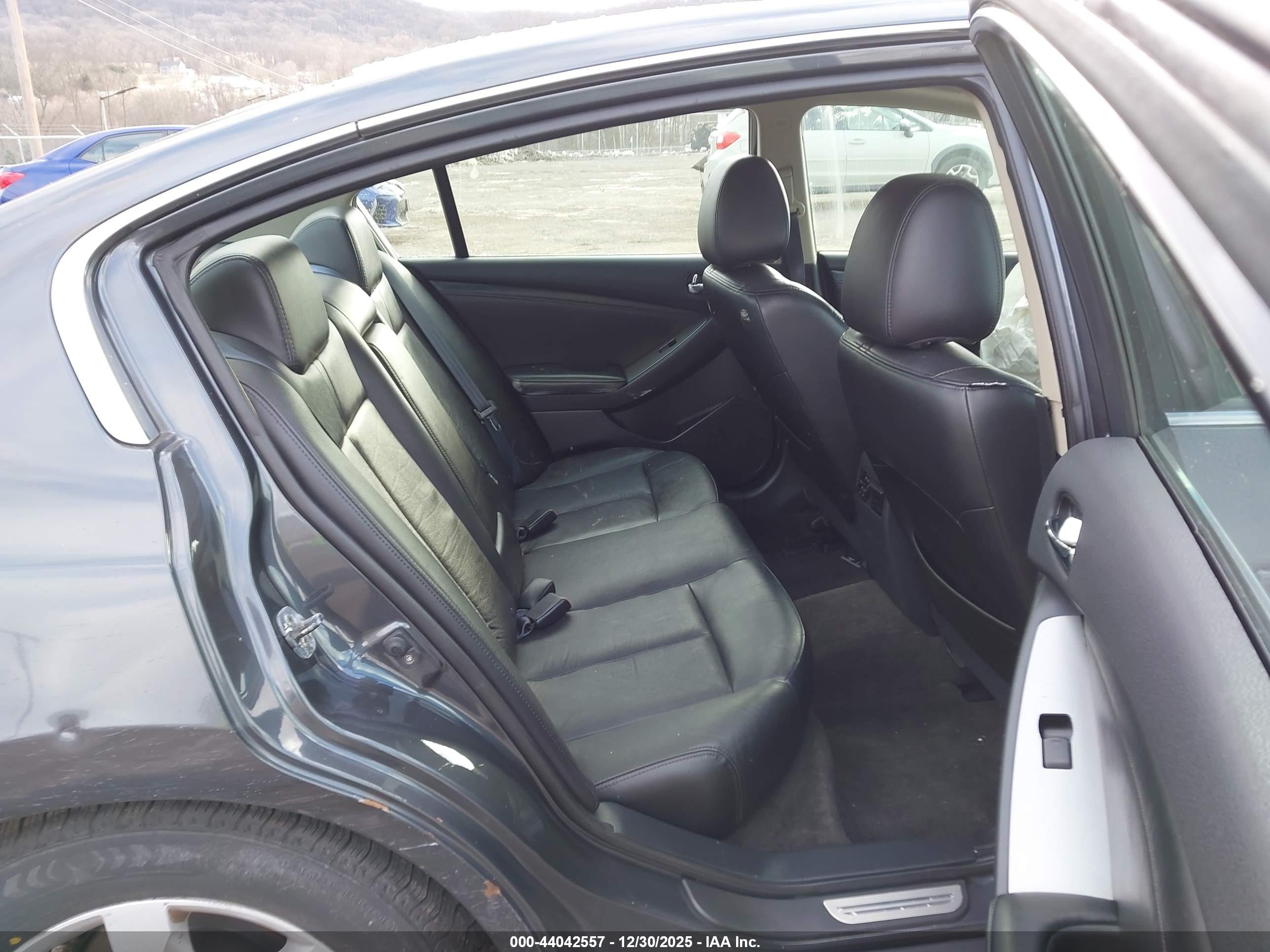 NISSAN ALTIMA image 8