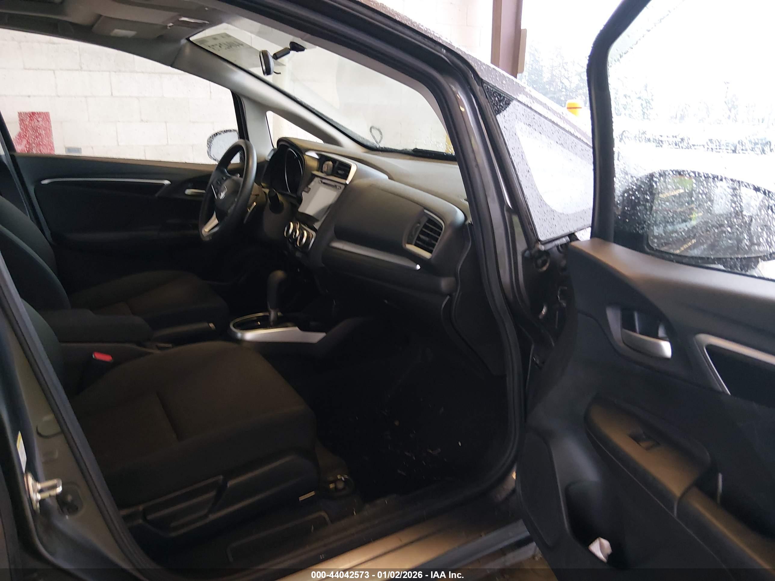 HONDA FIT image 5