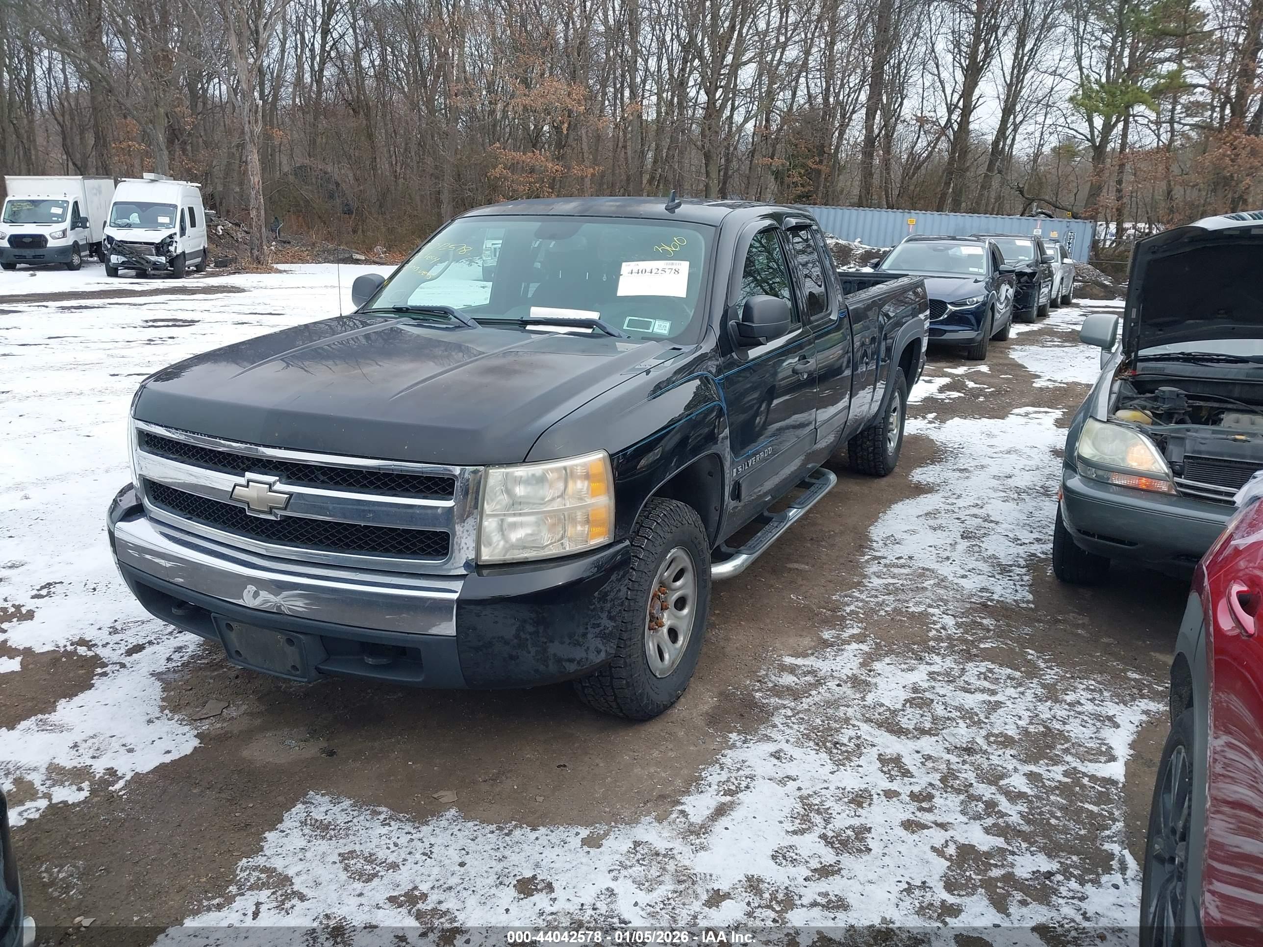 CHEVROLET SILVERADO image 2