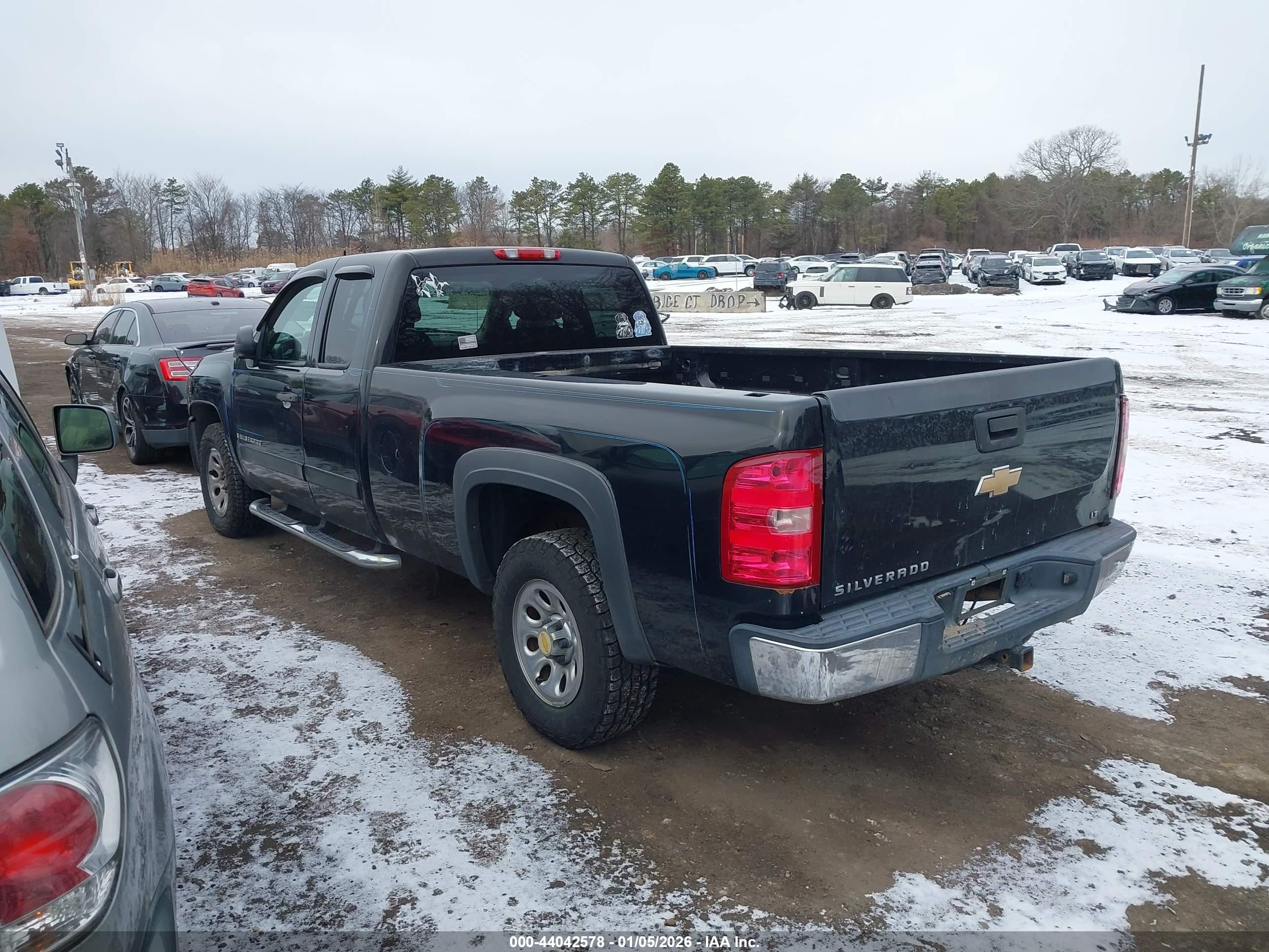 CHEVROLET SILVERADO image 3