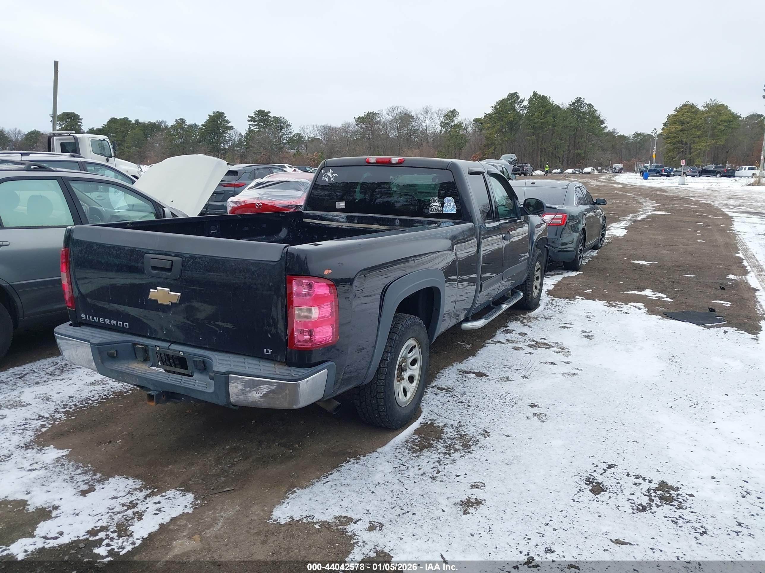 CHEVROLET SILVERADO image 4