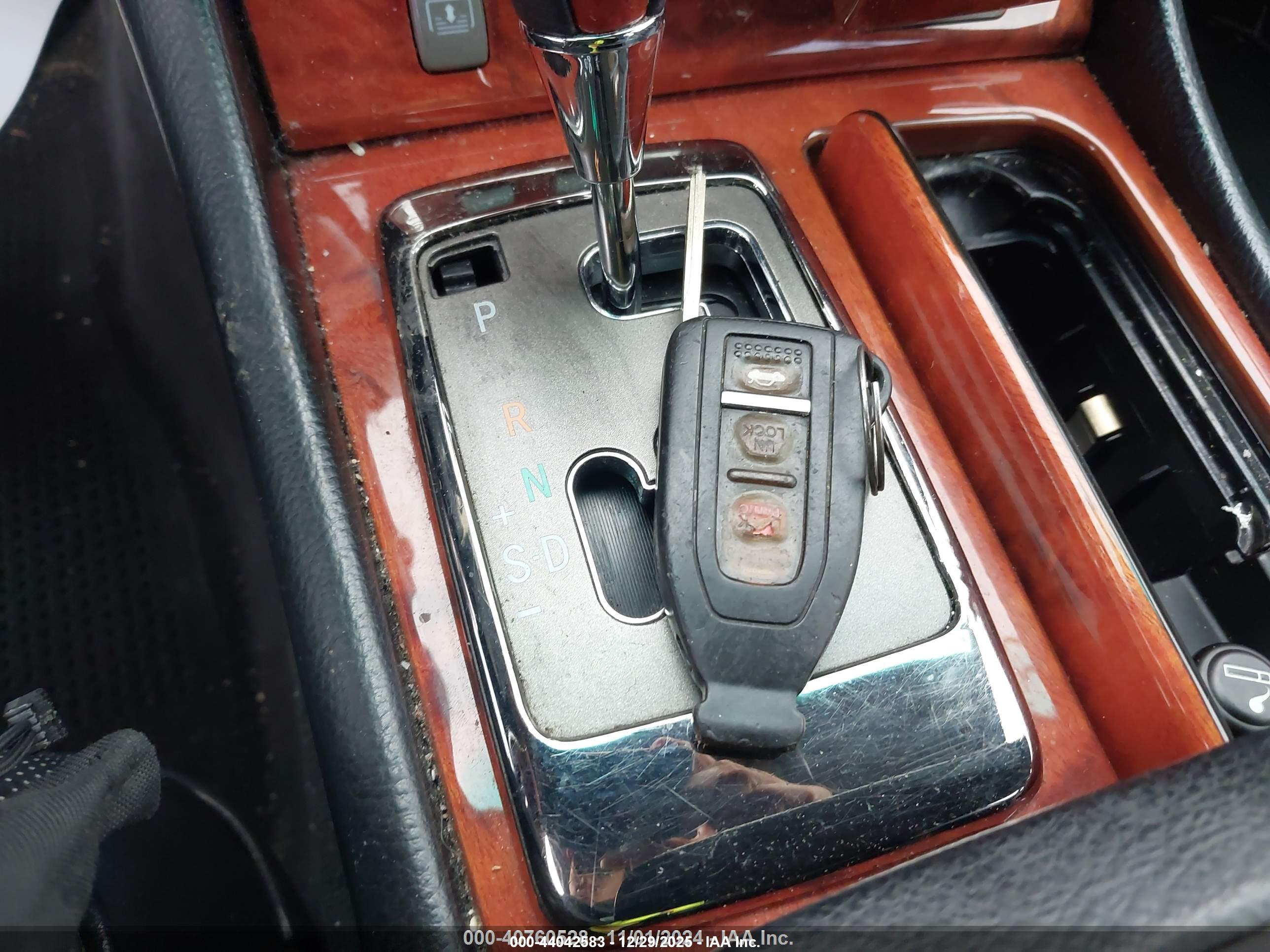 LEXUS LS image 11