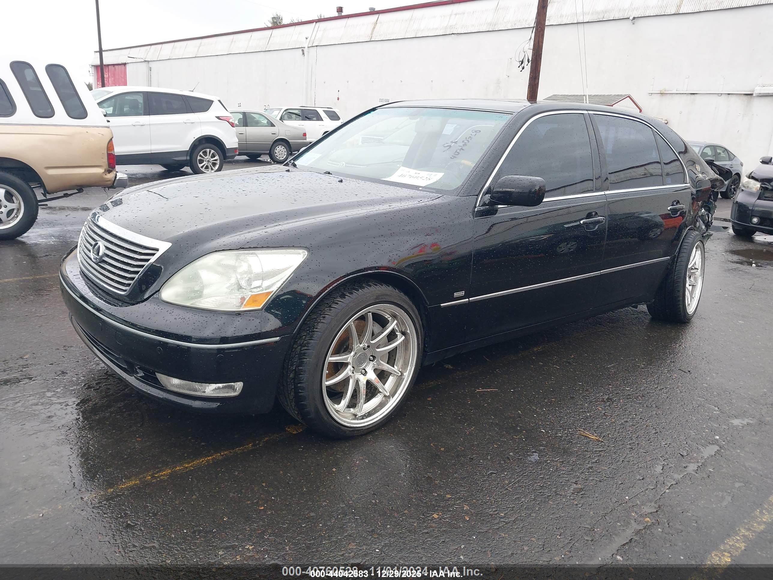 LEXUS LS image 2