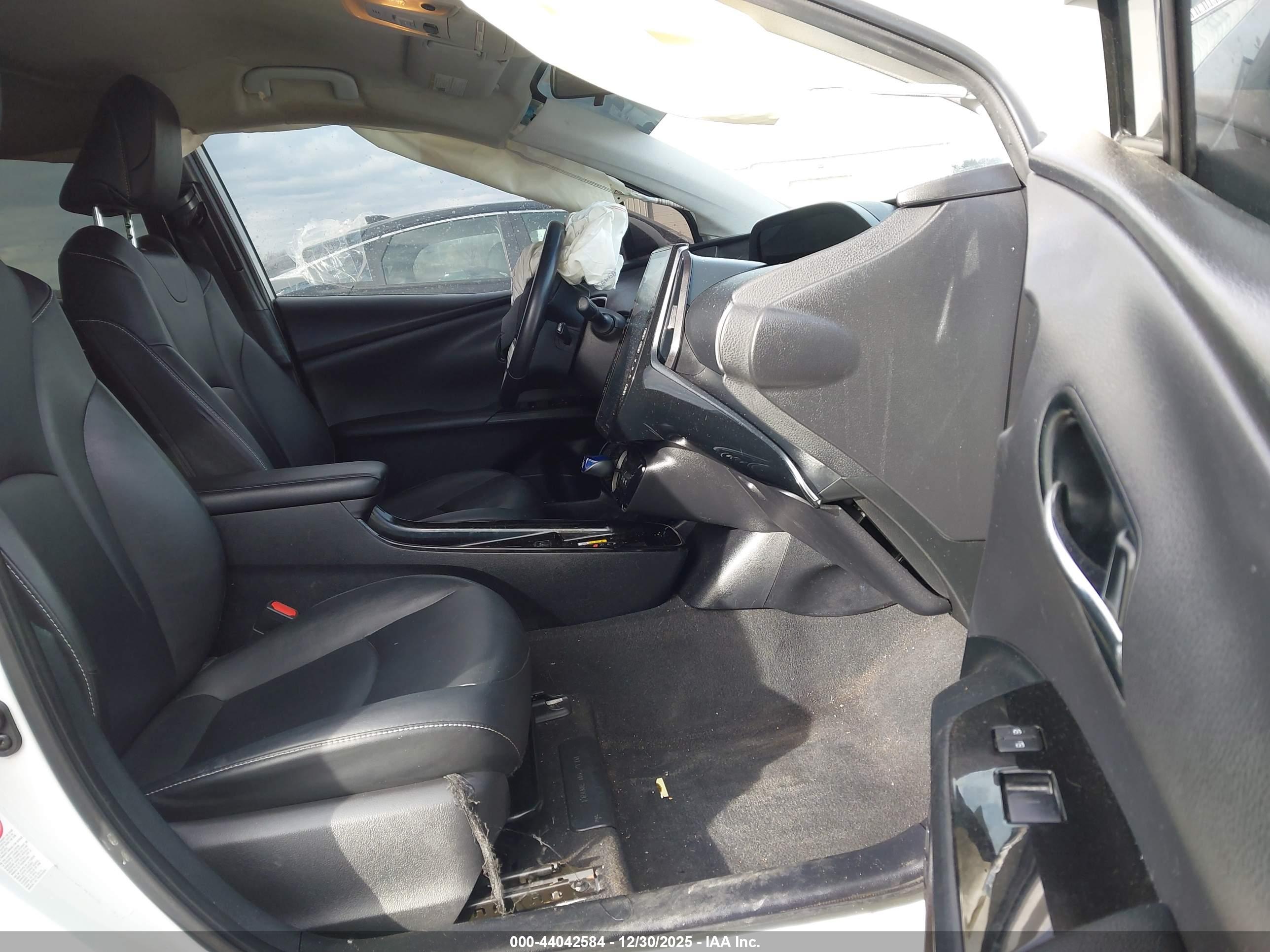 TOYOTA PRIUS image 5