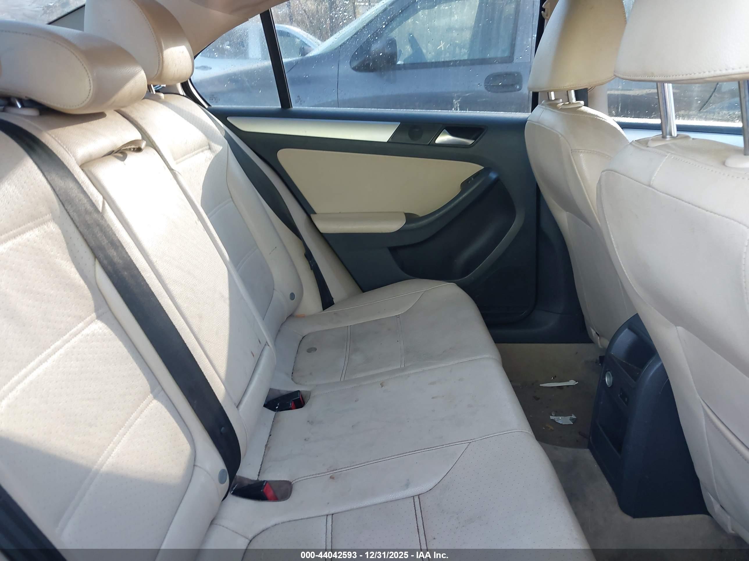VOLKSWAGEN JETTA image 8