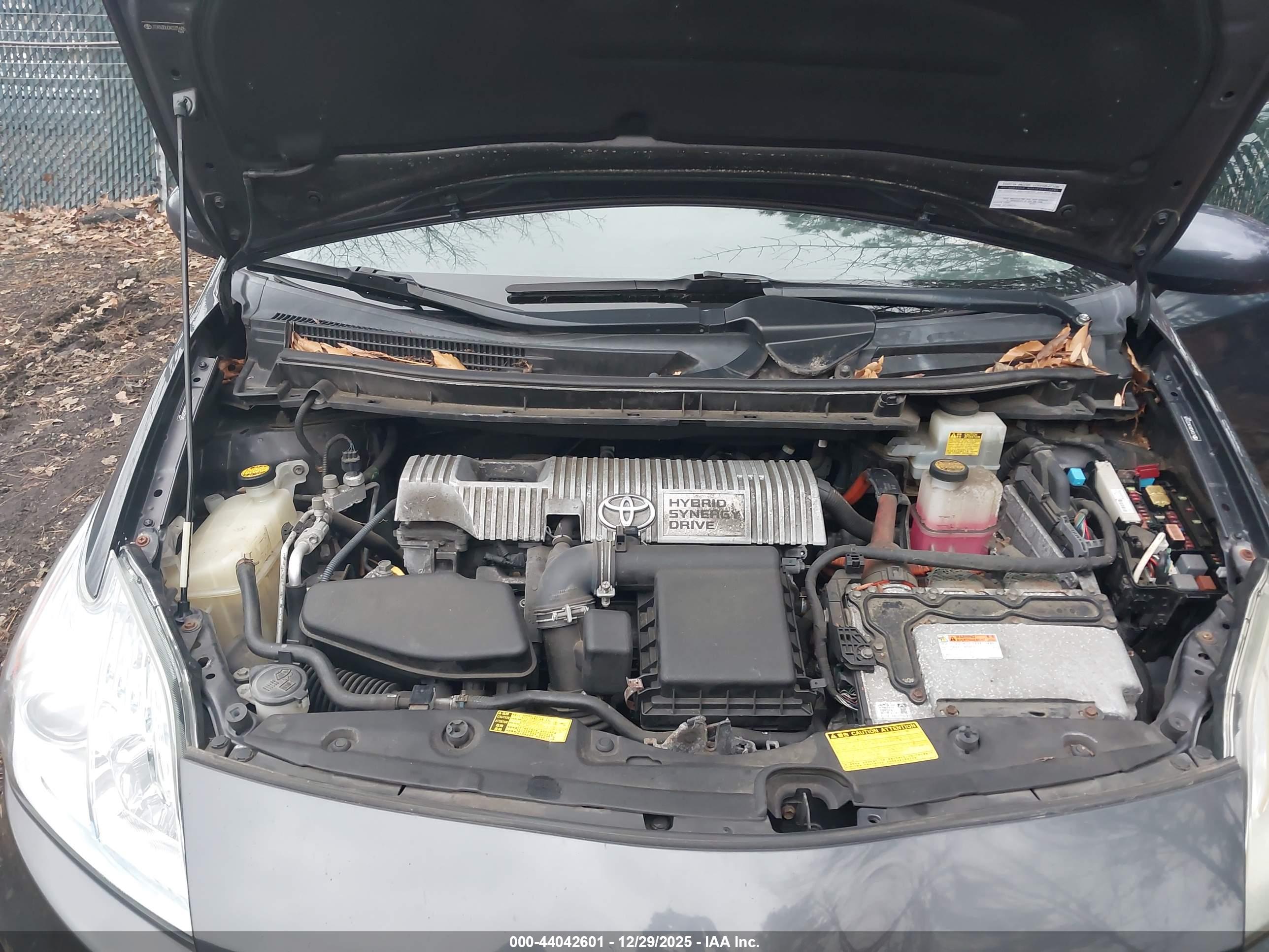 TOYOTA PRIUS image 10