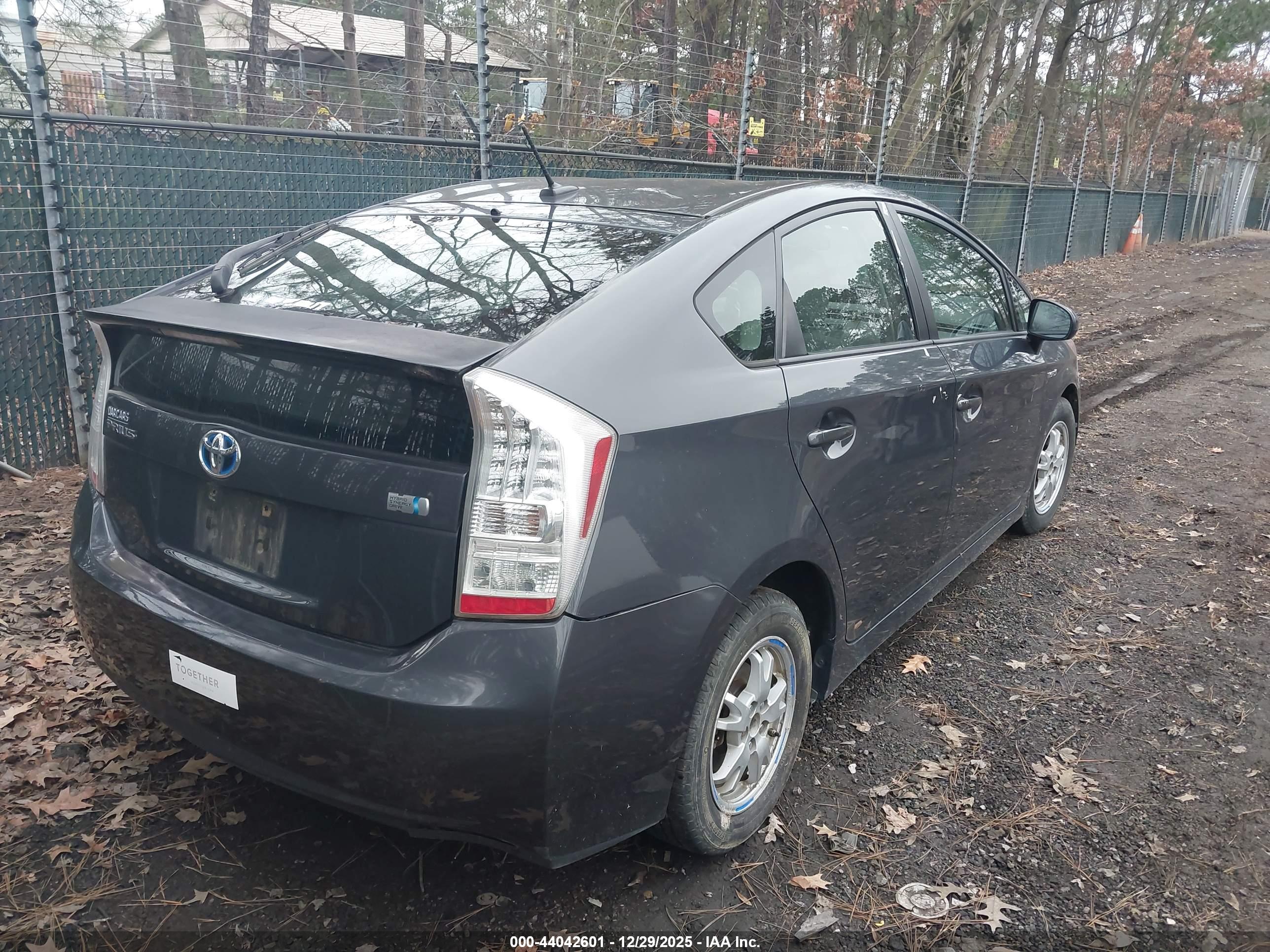 TOYOTA PRIUS image 4