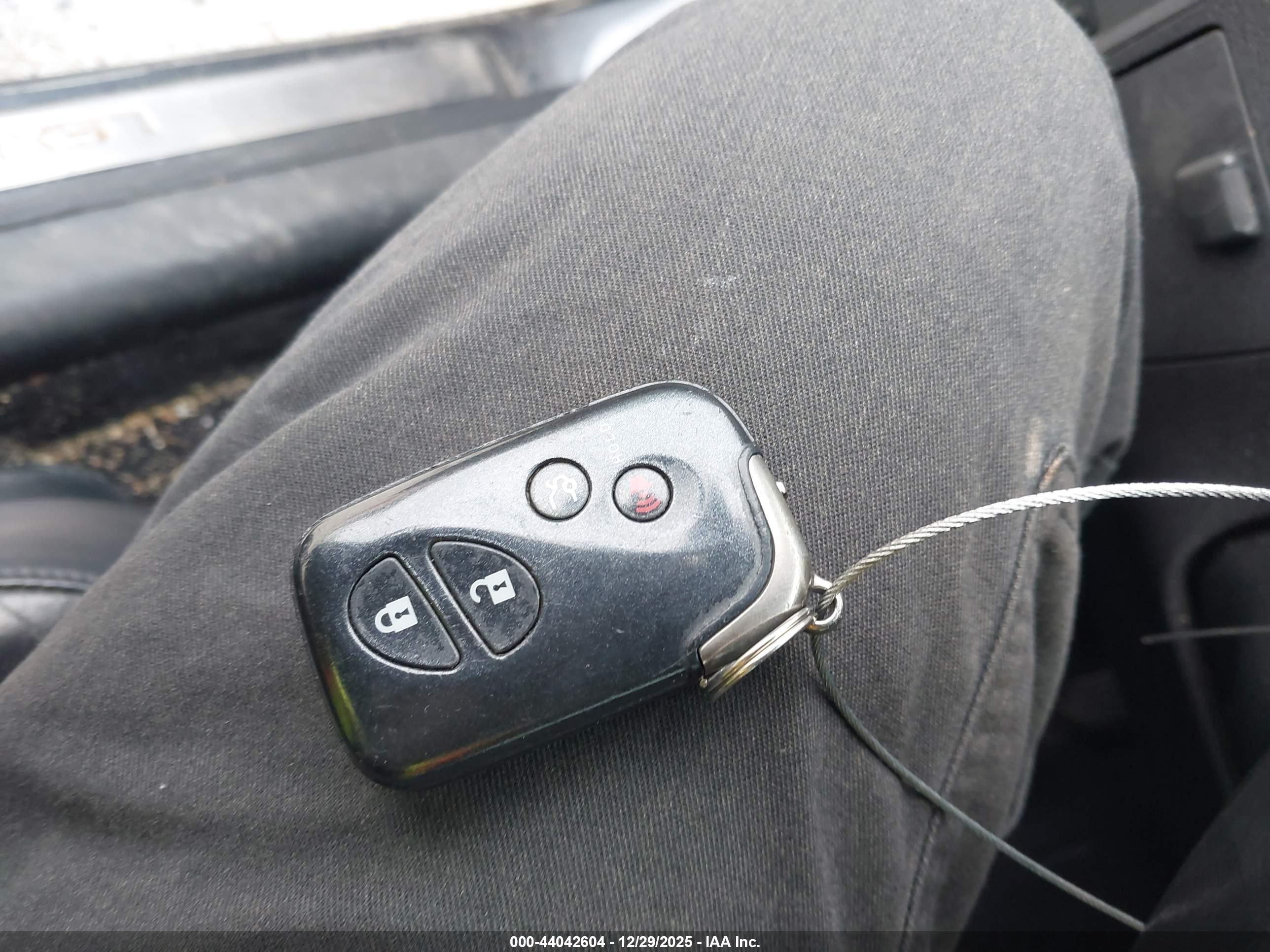 LEXUS ES image 11