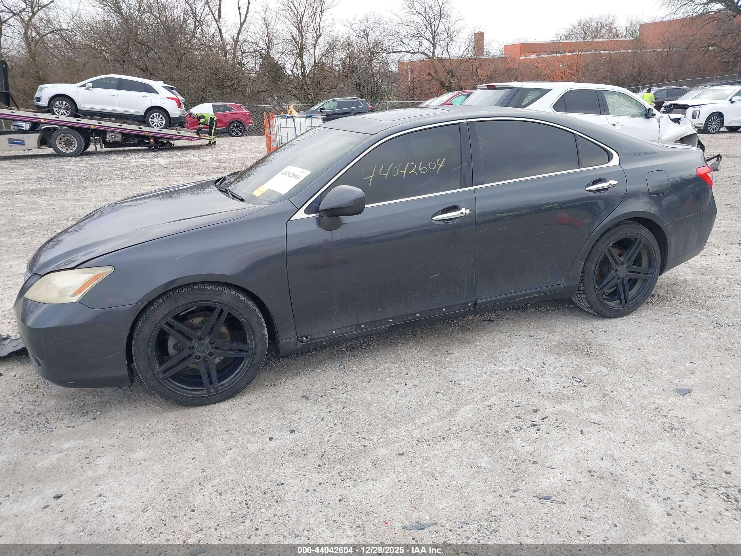 LEXUS ES image 2