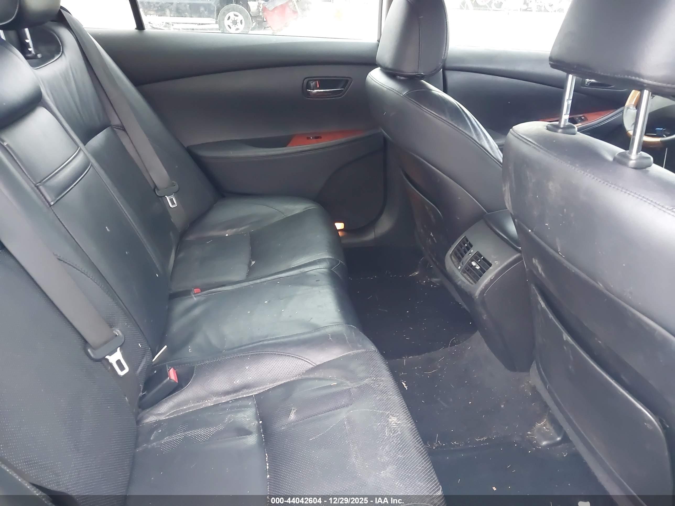 LEXUS ES image 8