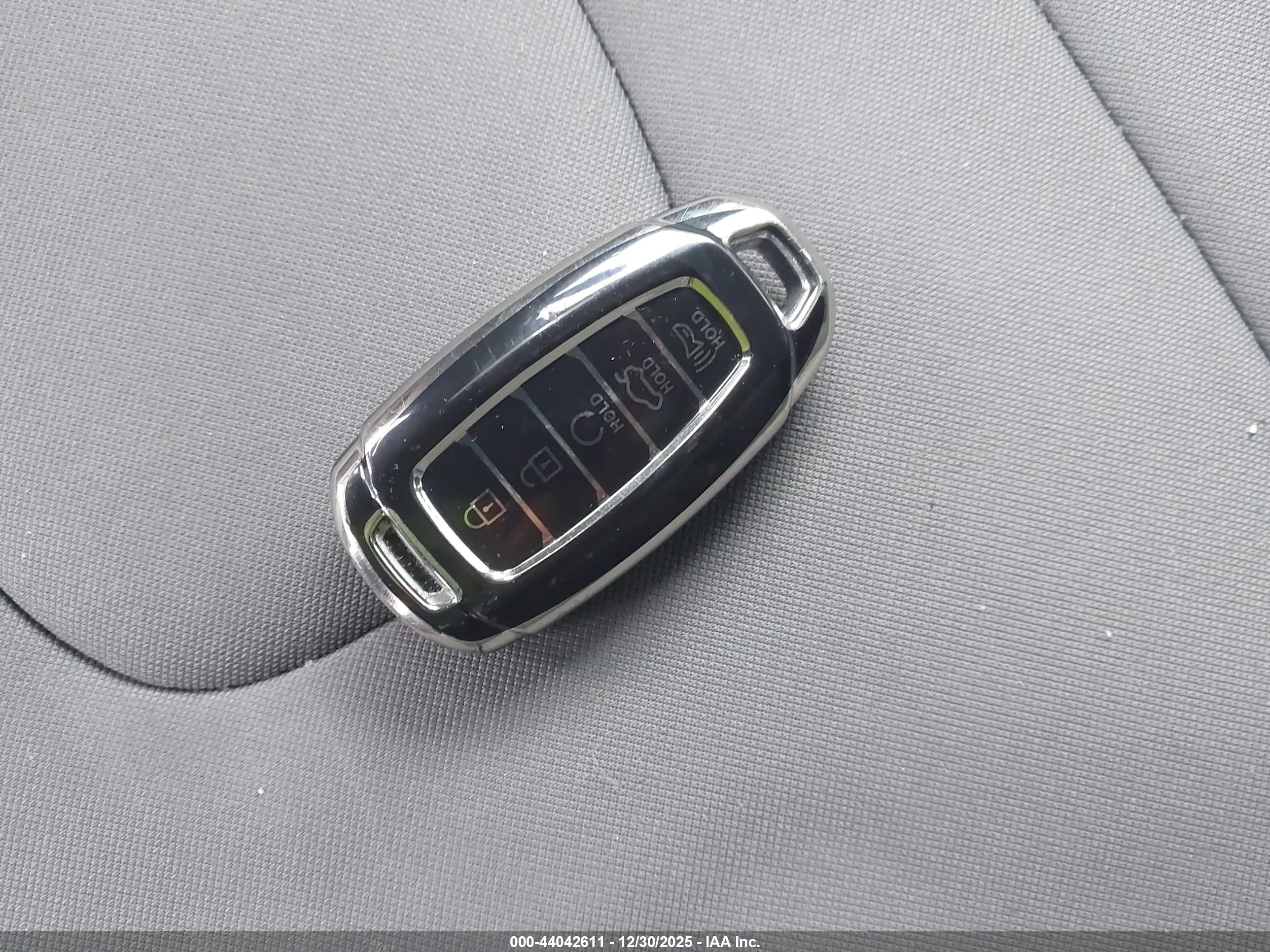 HYUNDAI ELANTRA image 11