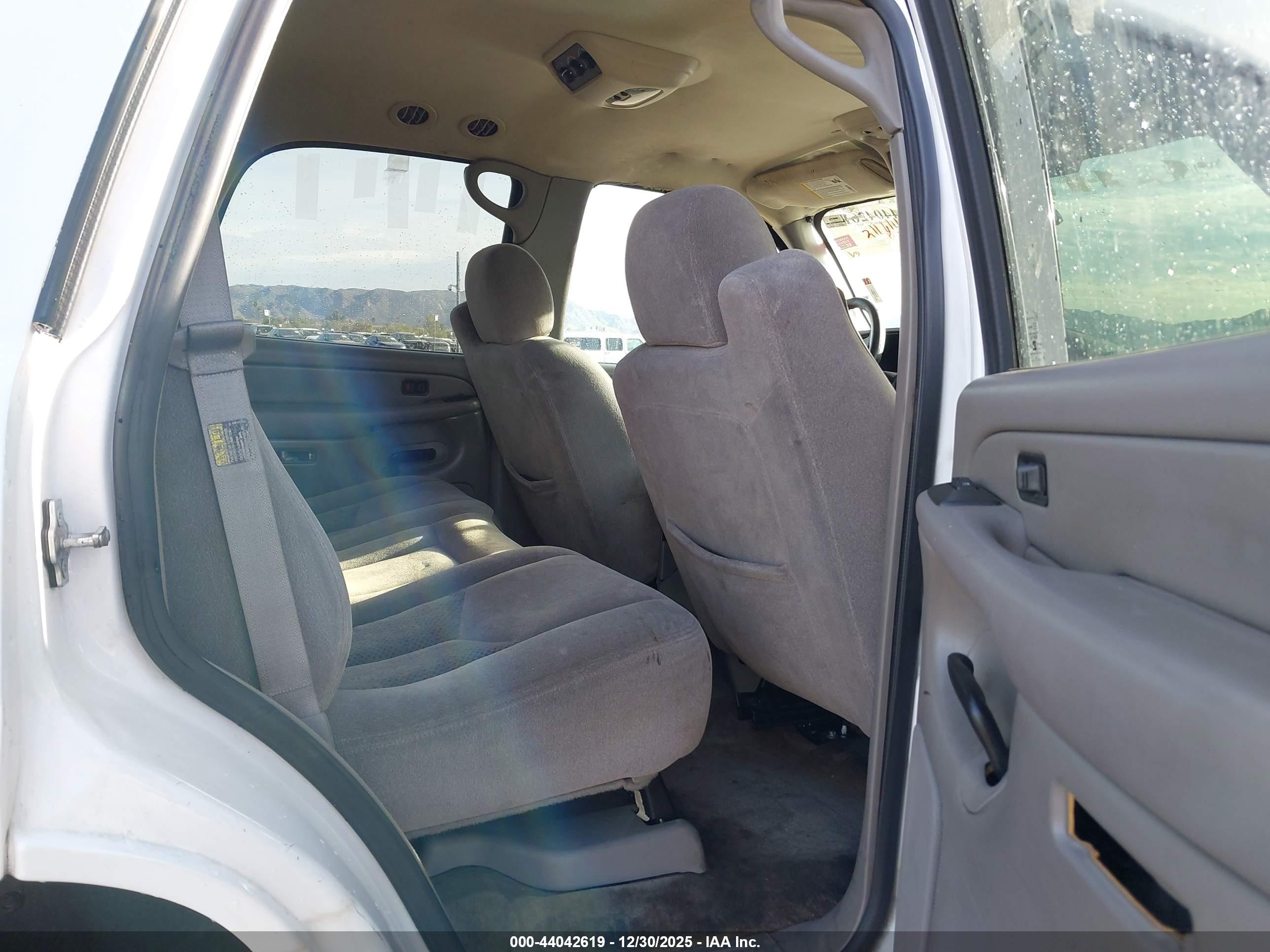 CHEVROLET TAHOE image 8
