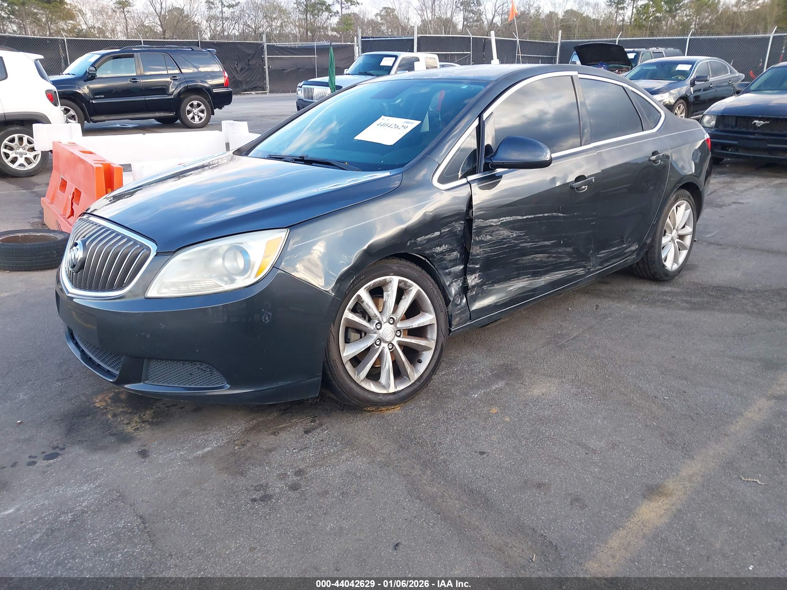 BUICK VERANO image 2