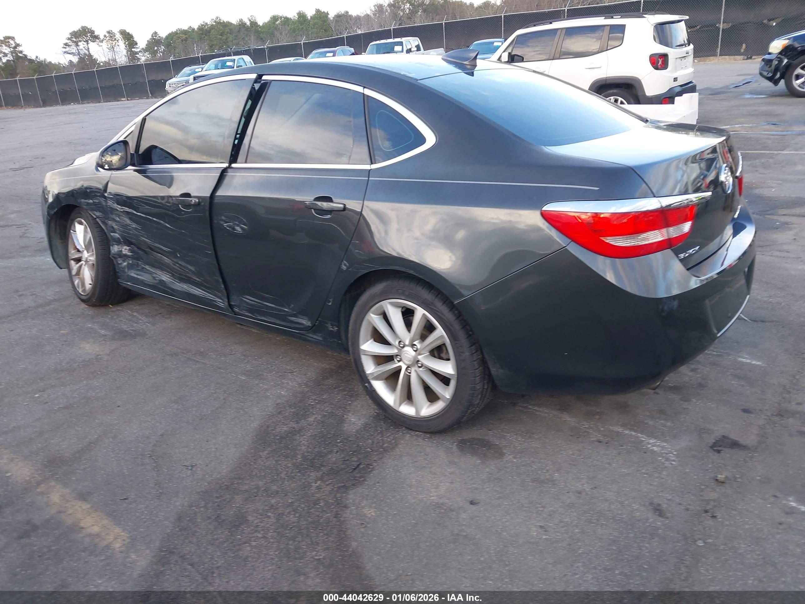 BUICK VERANO image 3