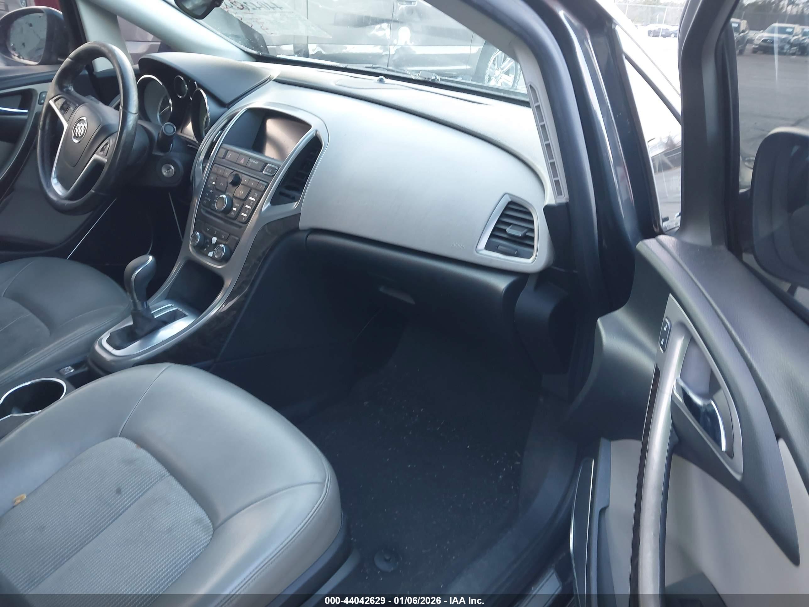 BUICK VERANO image 5