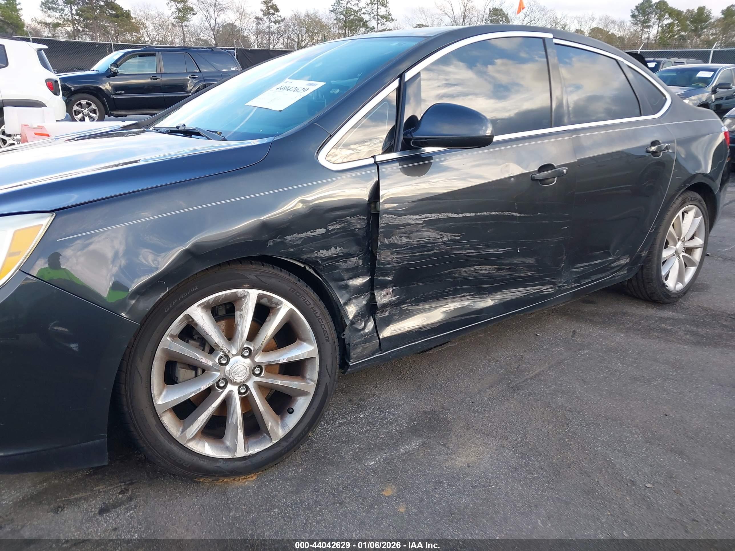 BUICK VERANO image 6