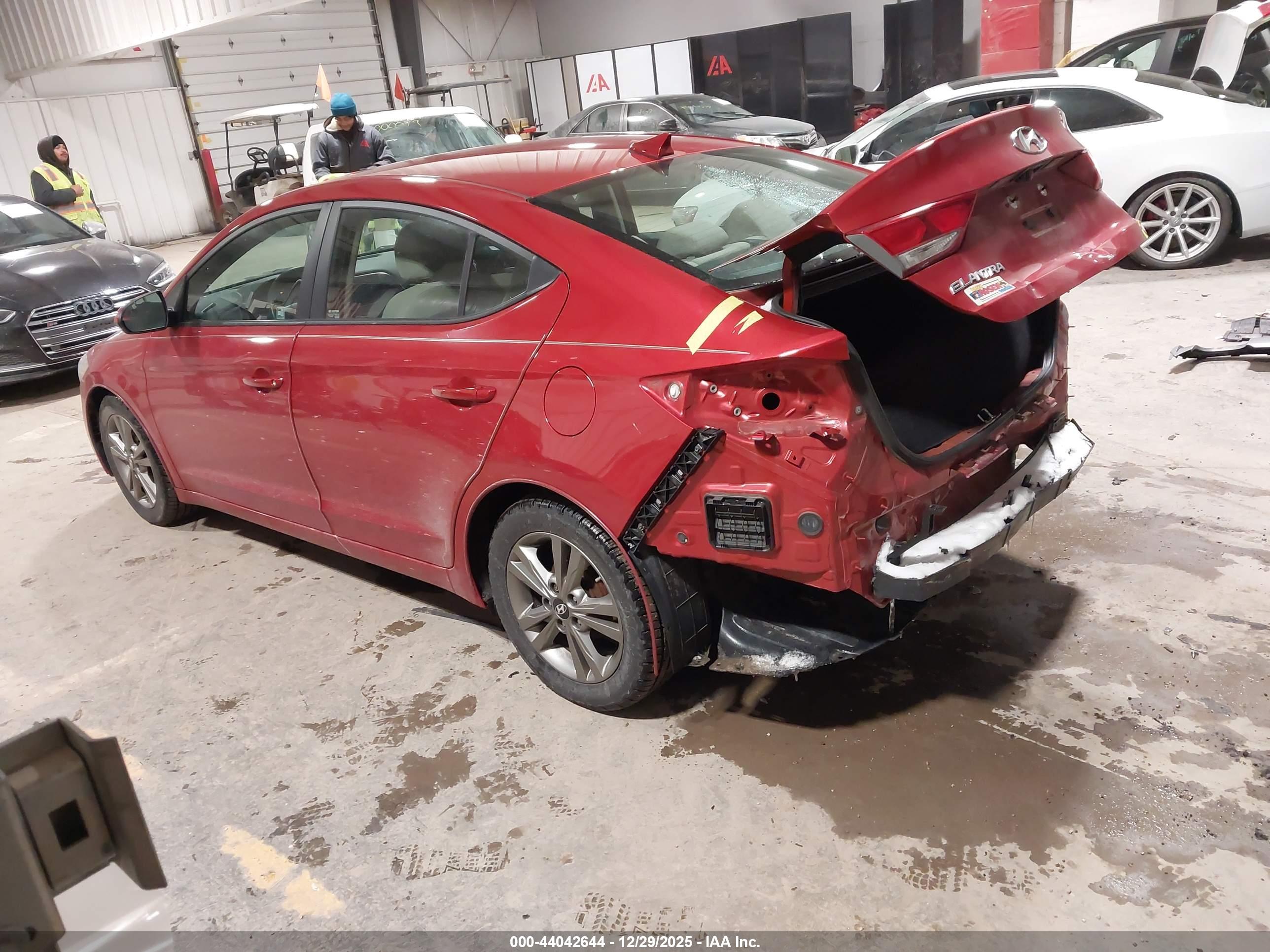 HYUNDAI ELANTRA image 3