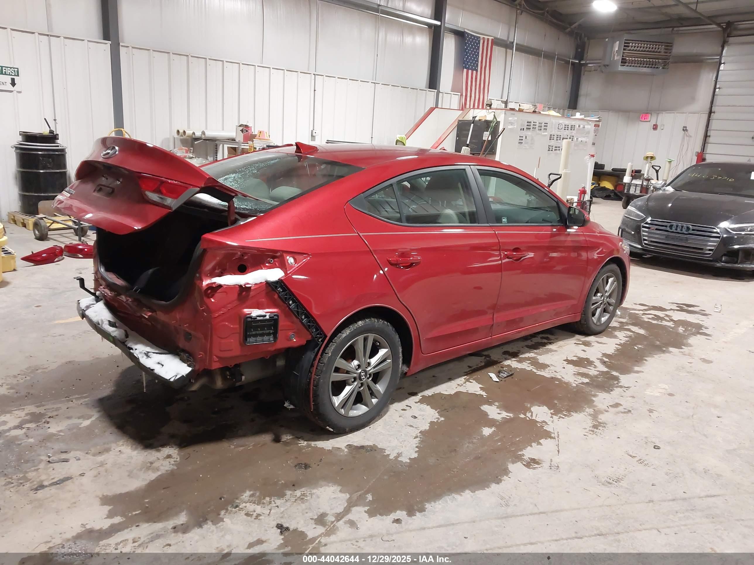 HYUNDAI ELANTRA image 4