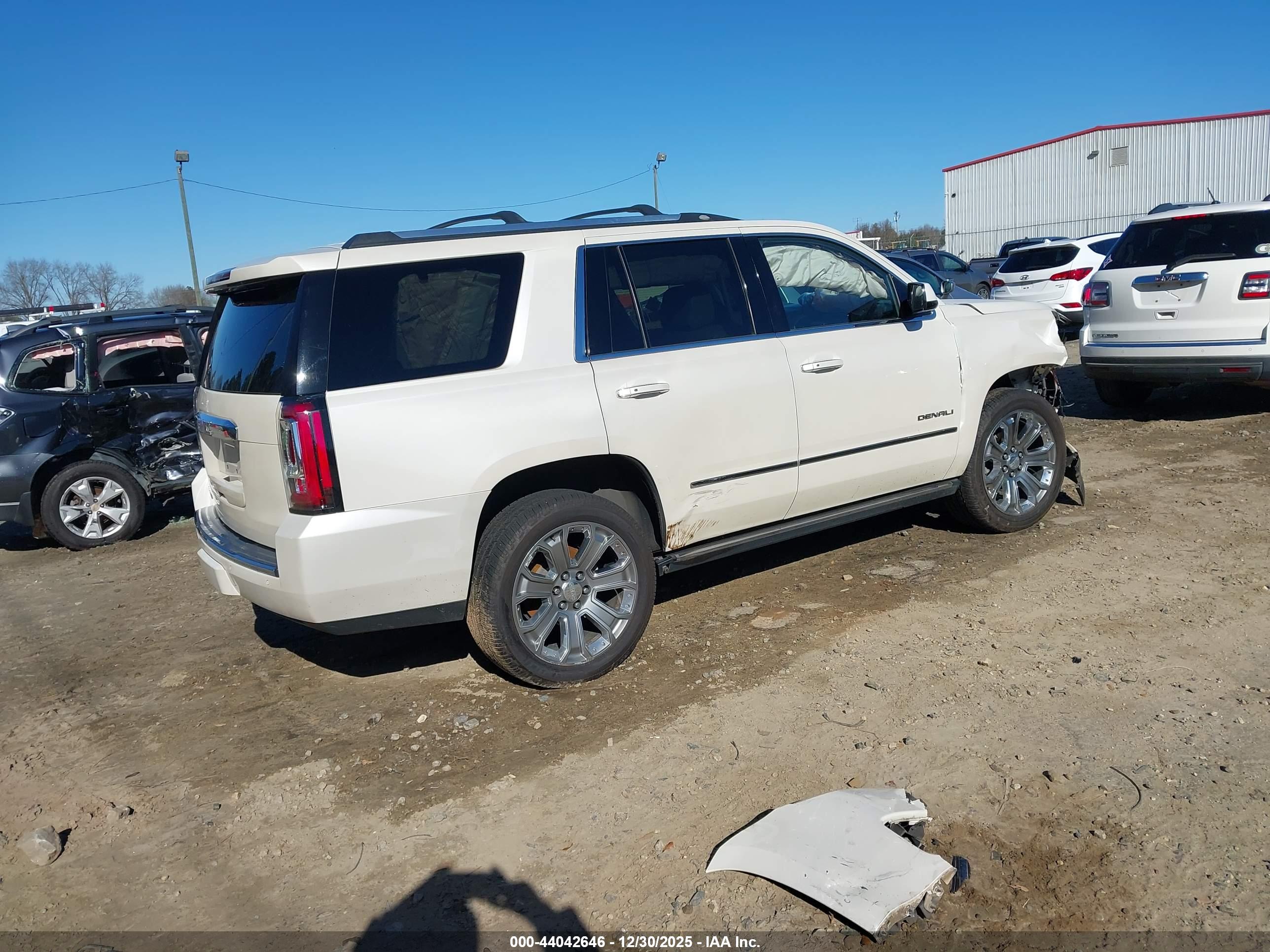 GMC YUKON image 4