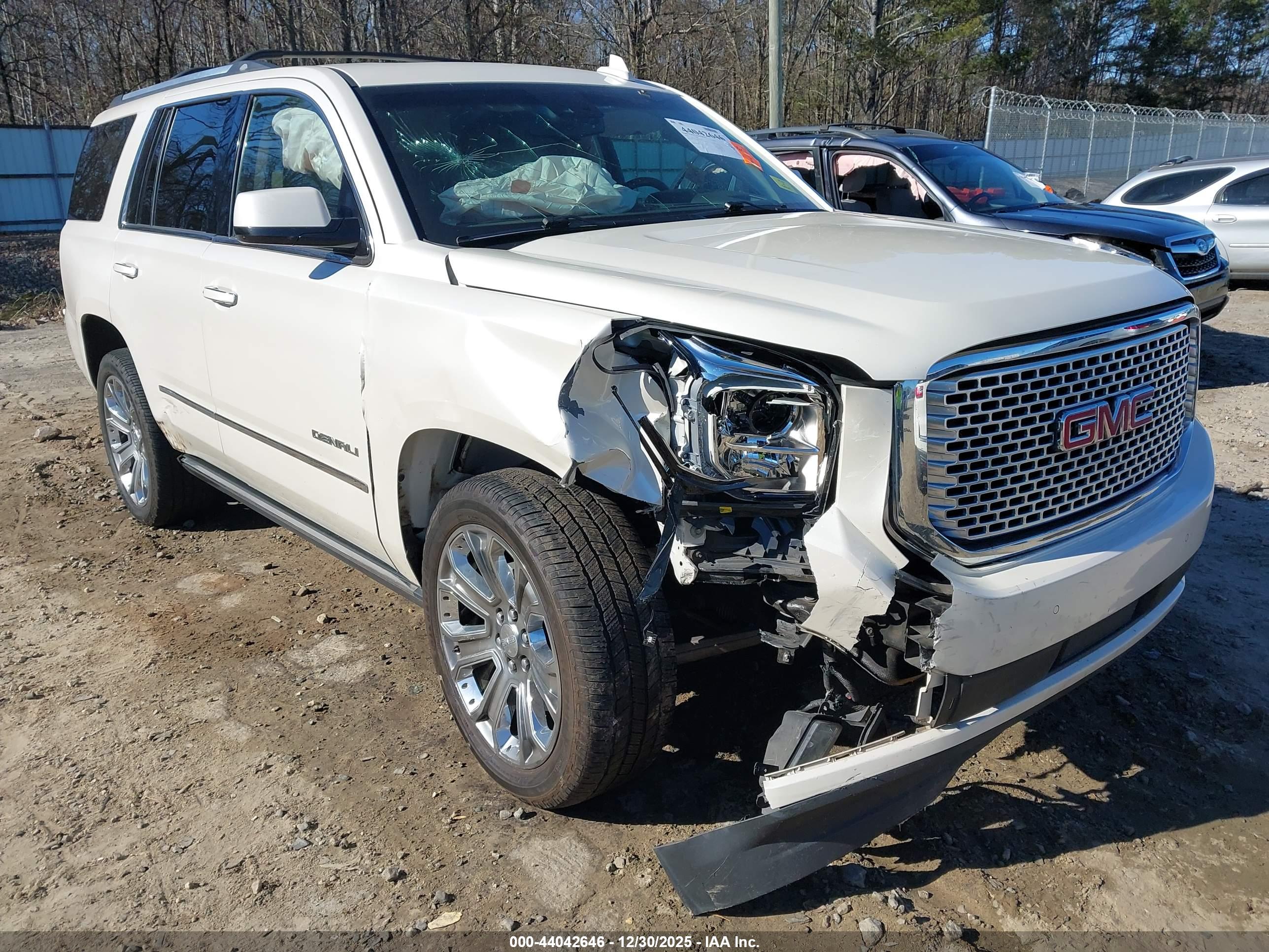 GMC YUKON image 6