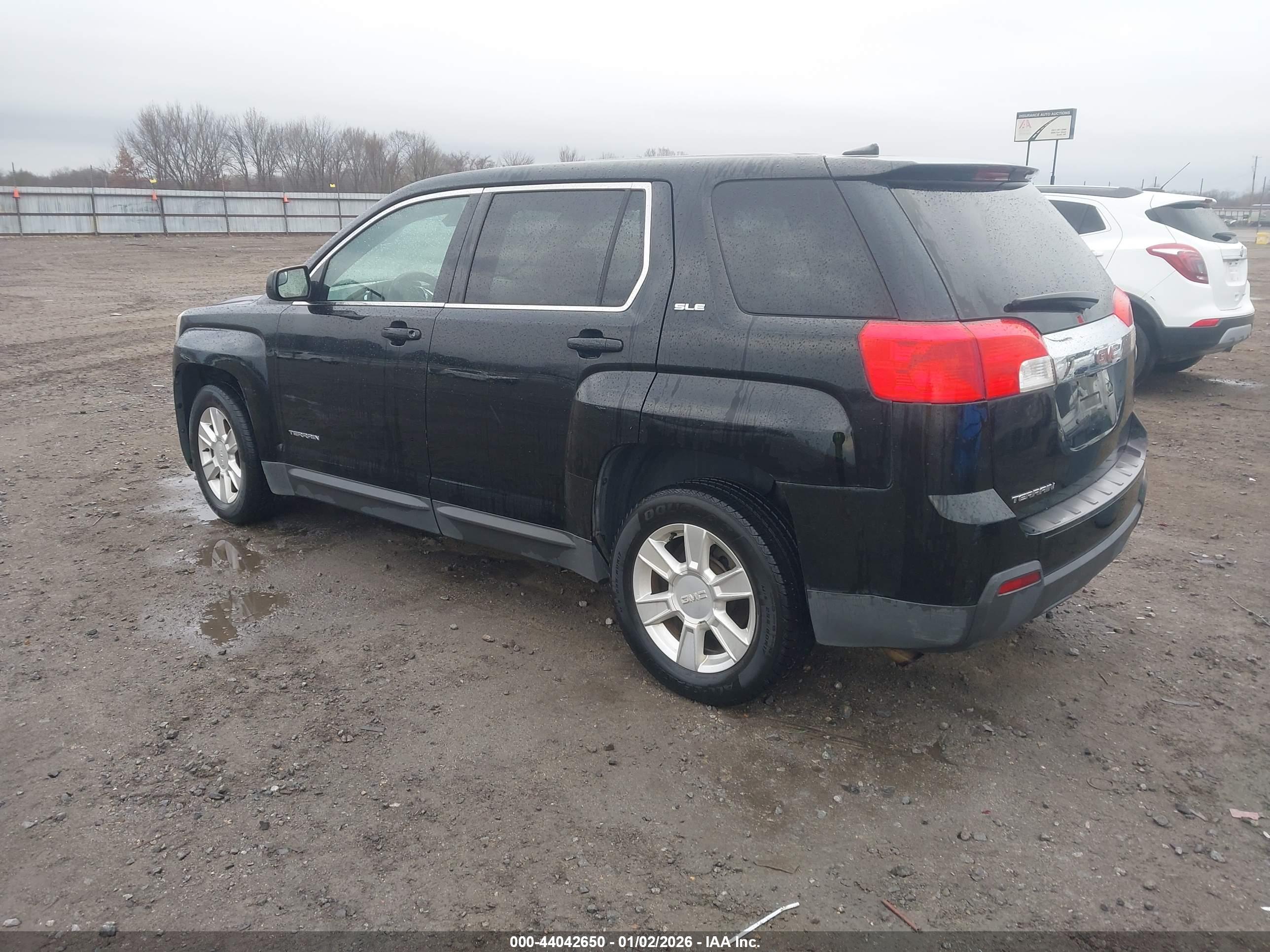 GMC TERRAIN image 3