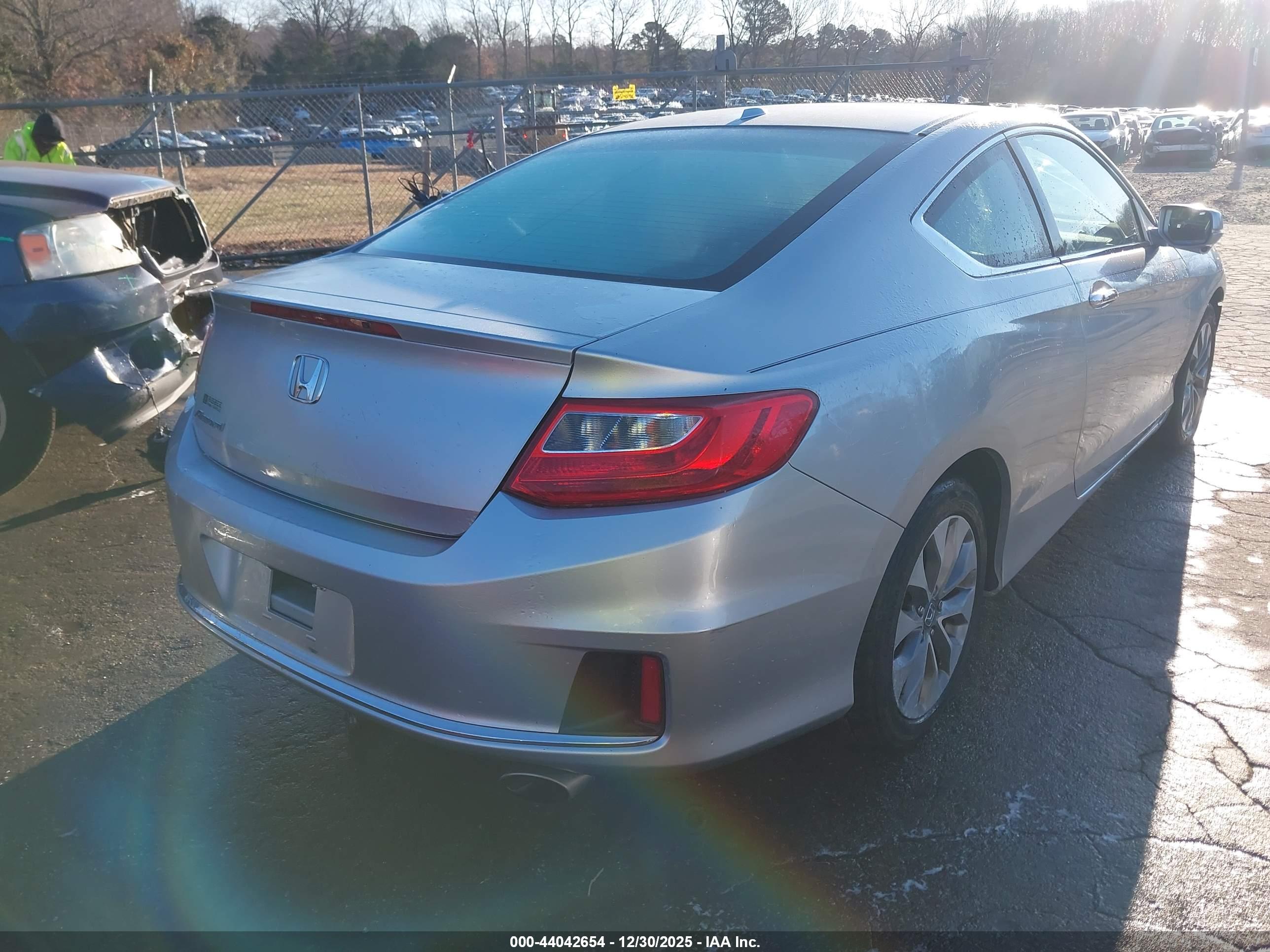 HONDA ACCORD image 4