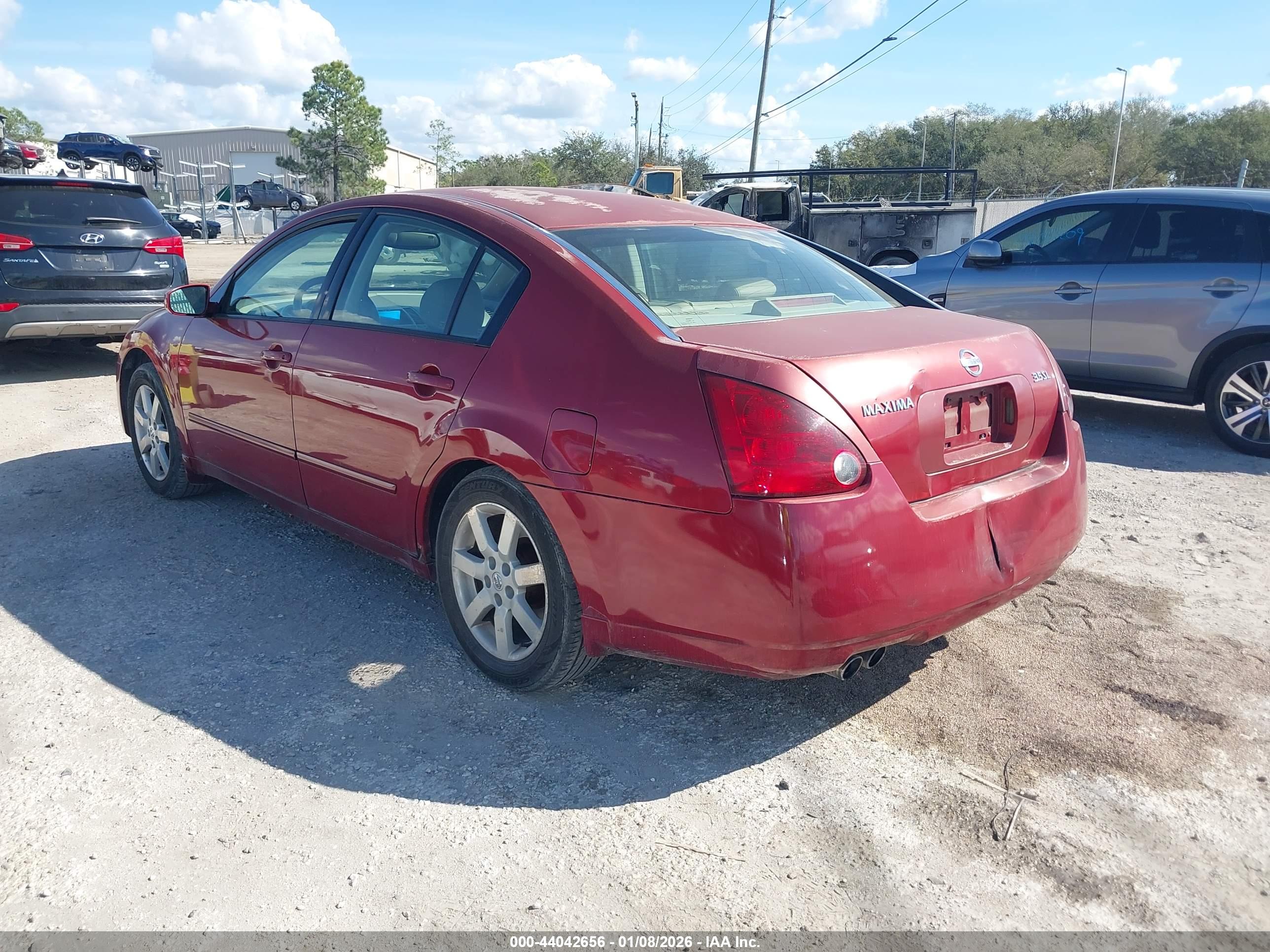 NISSAN MAXIMA image 3