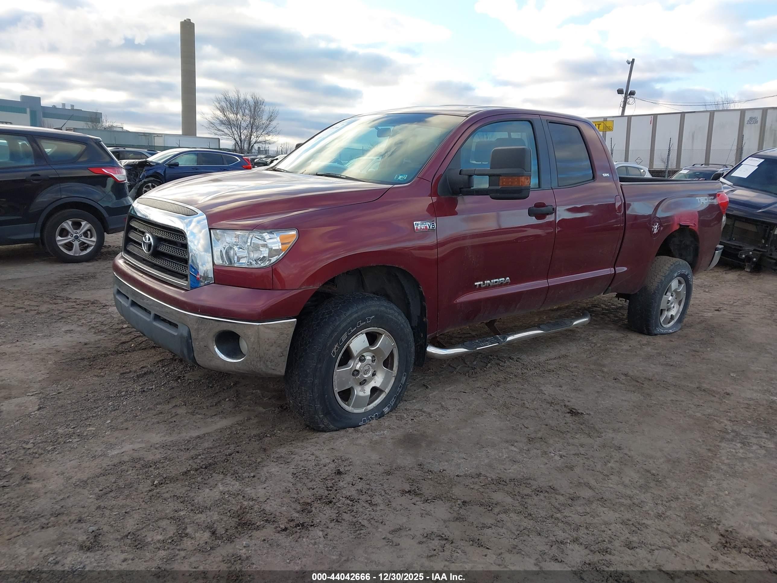 TOYOTA TUNDRA image 2