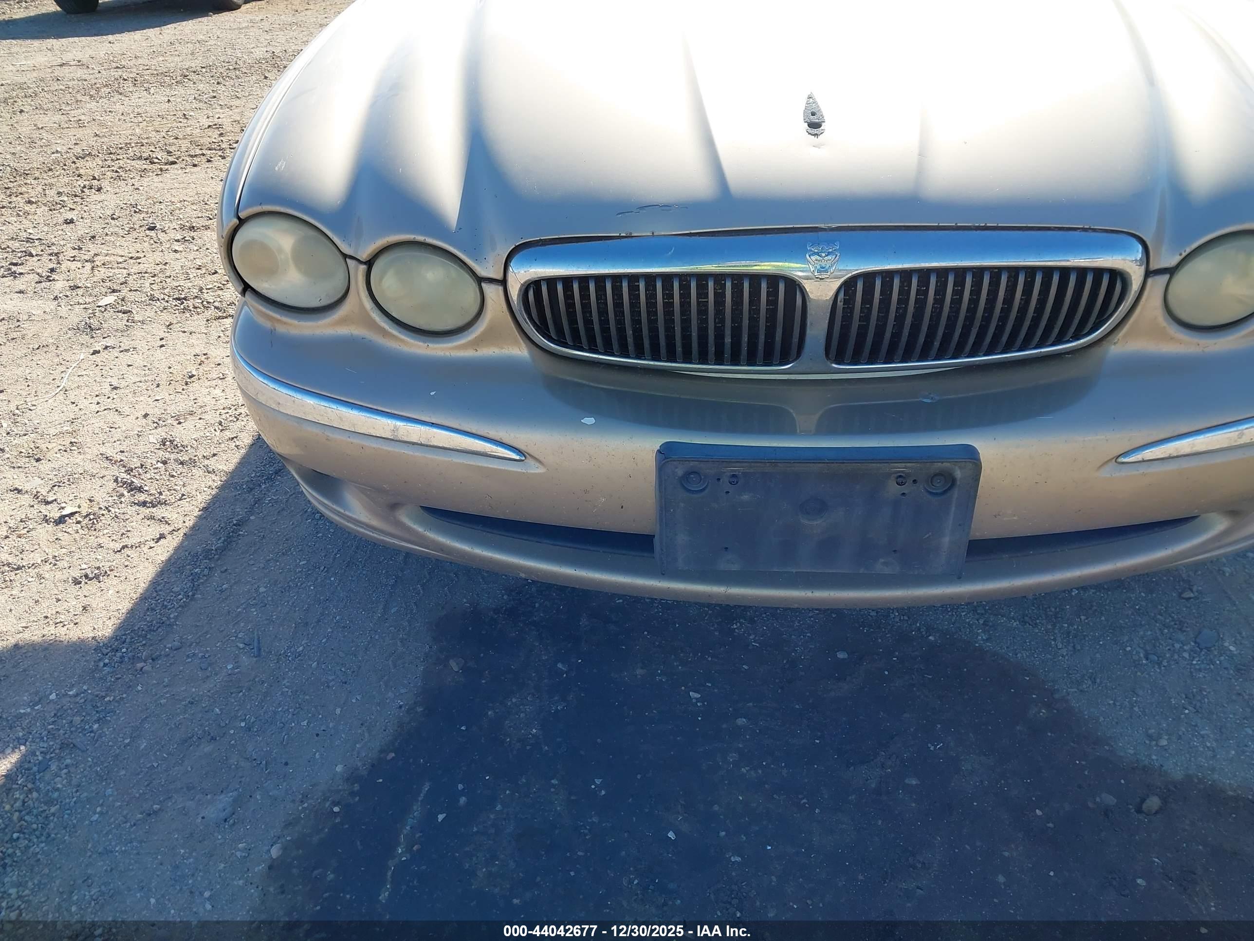 JAGUAR X-TYPE image 6