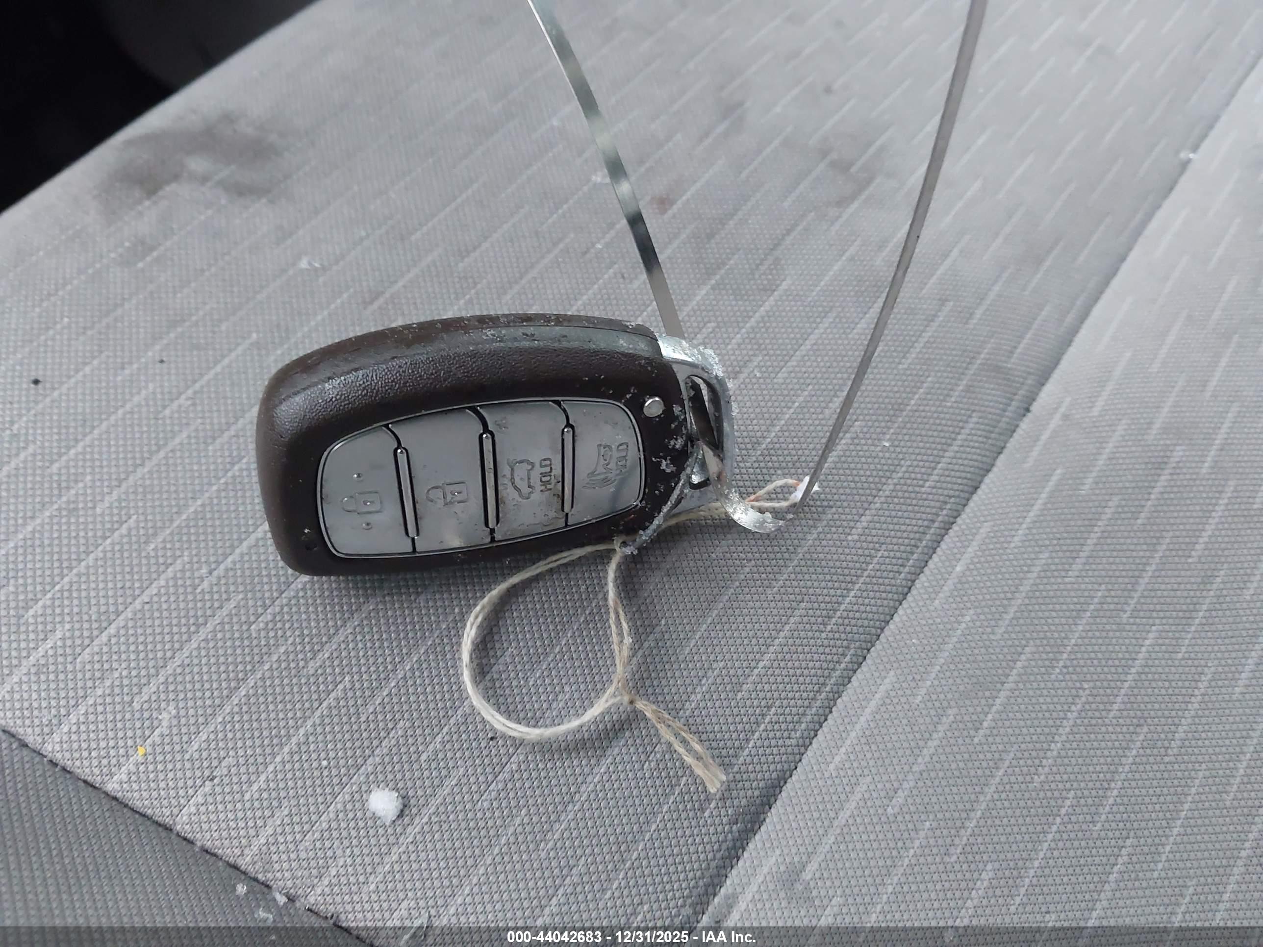 HYUNDAI TUCSON image 11