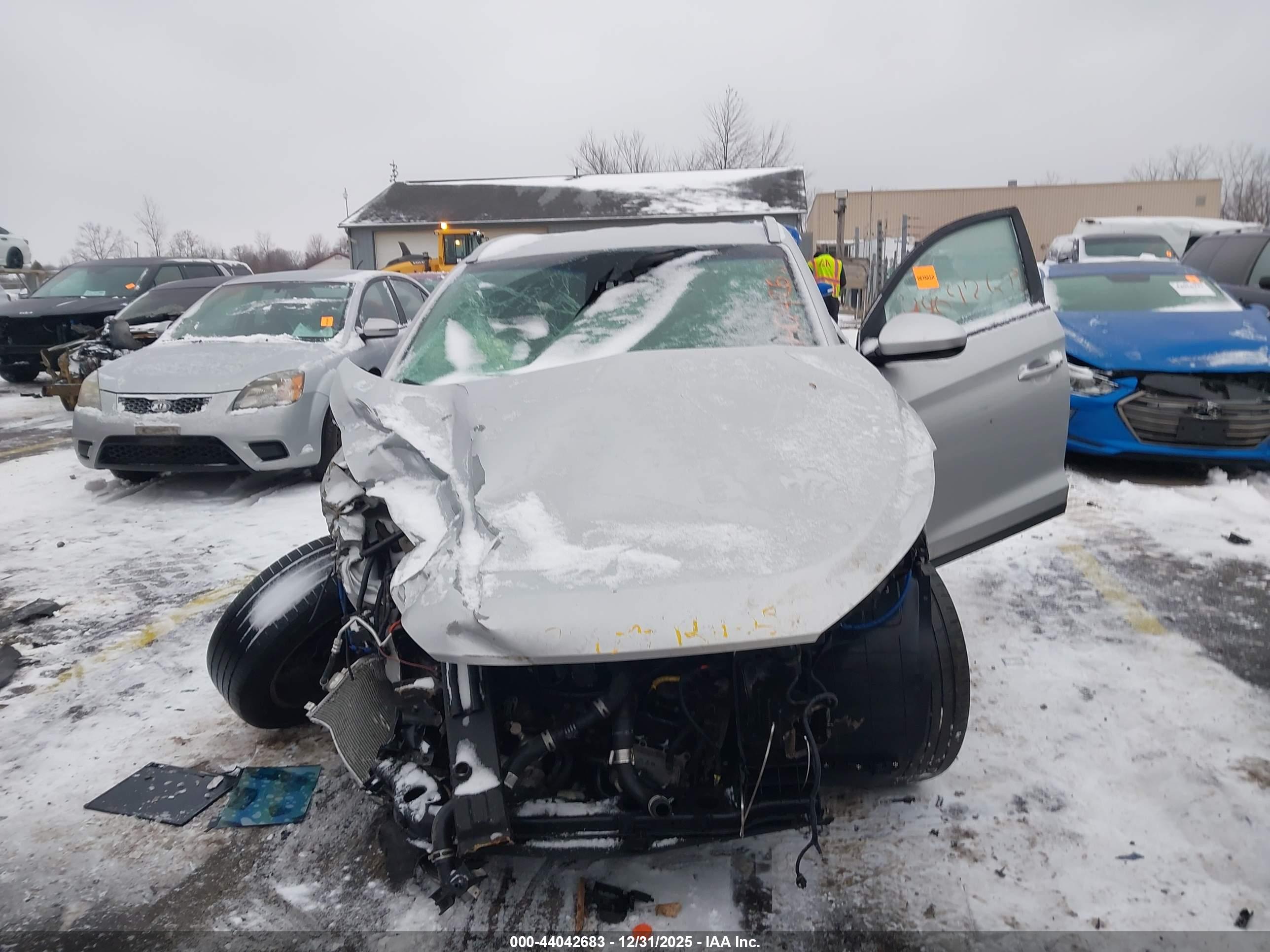 HYUNDAI TUCSON image 6