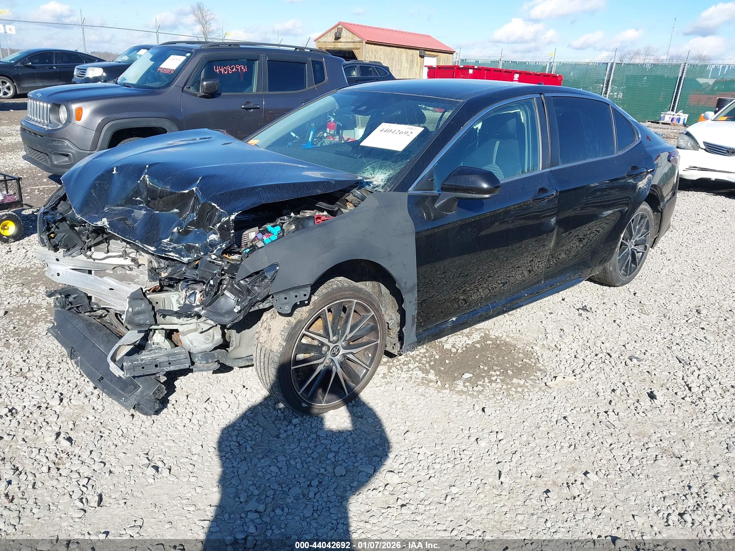 TOYOTA CAMRY image 2