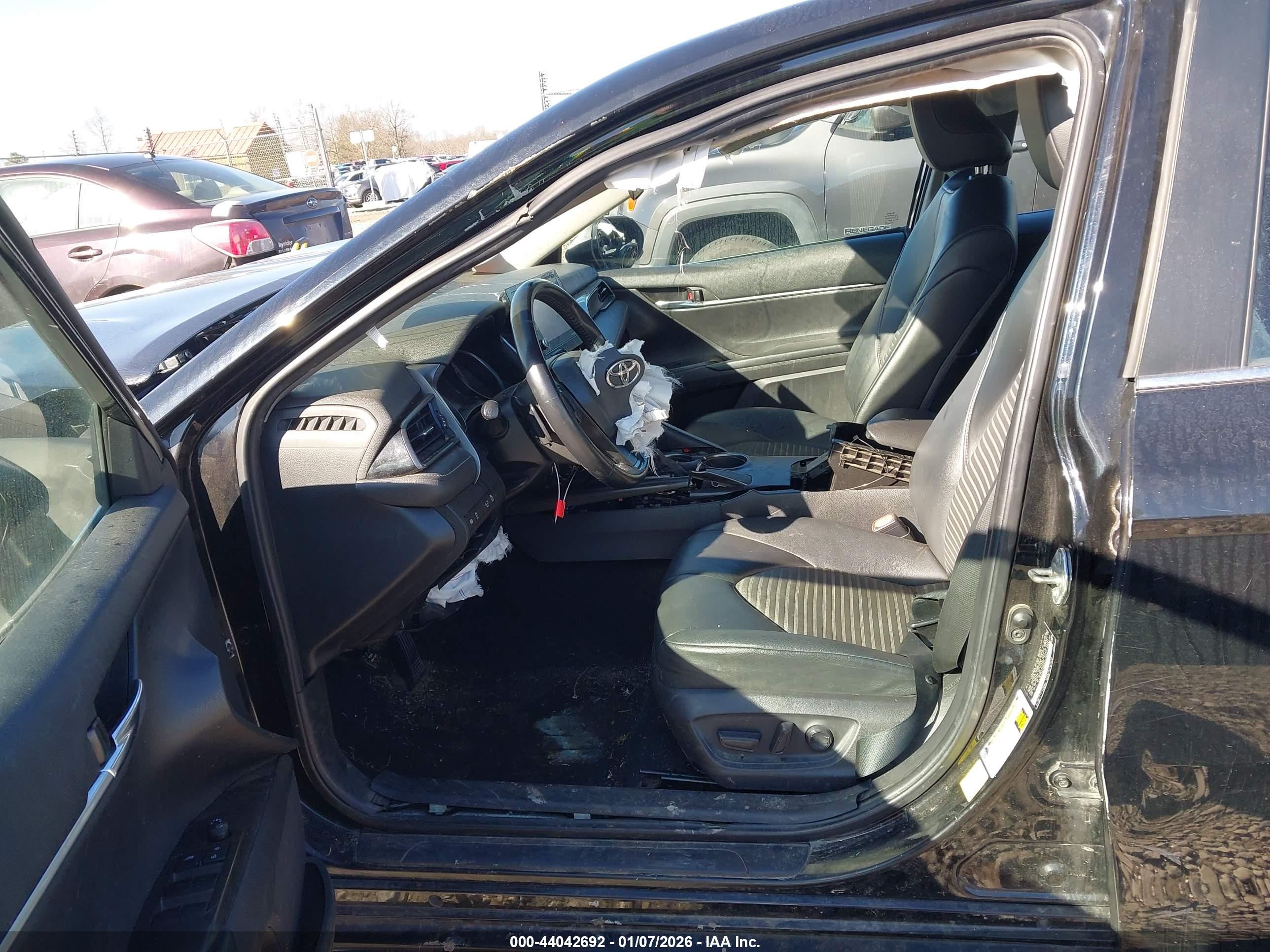 TOYOTA CAMRY image 5