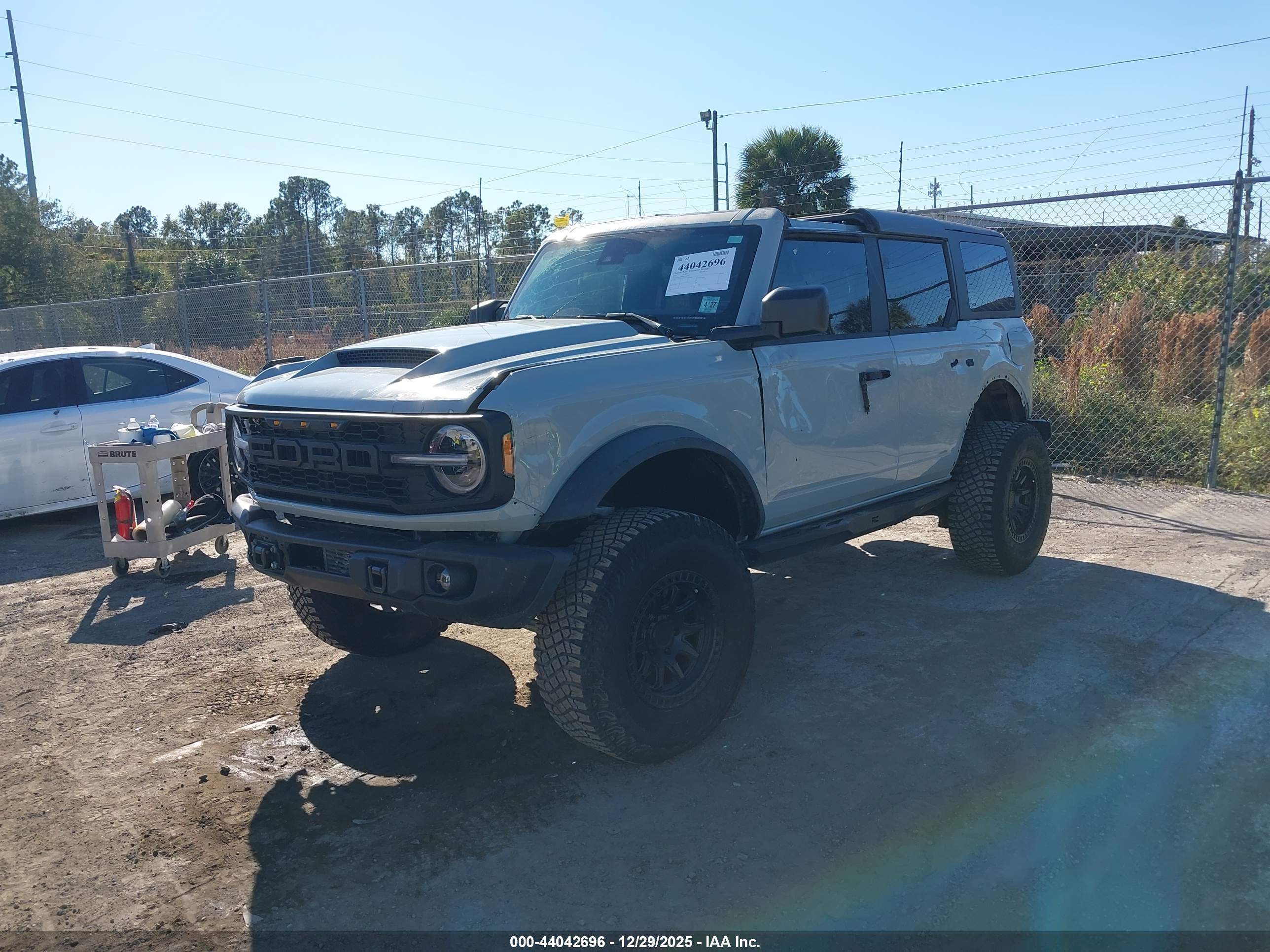 FORD BRONCO image 2