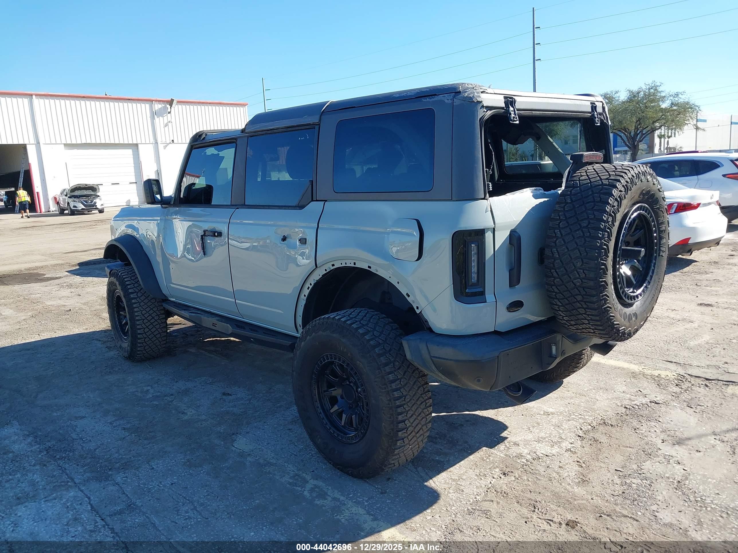 FORD BRONCO image 3