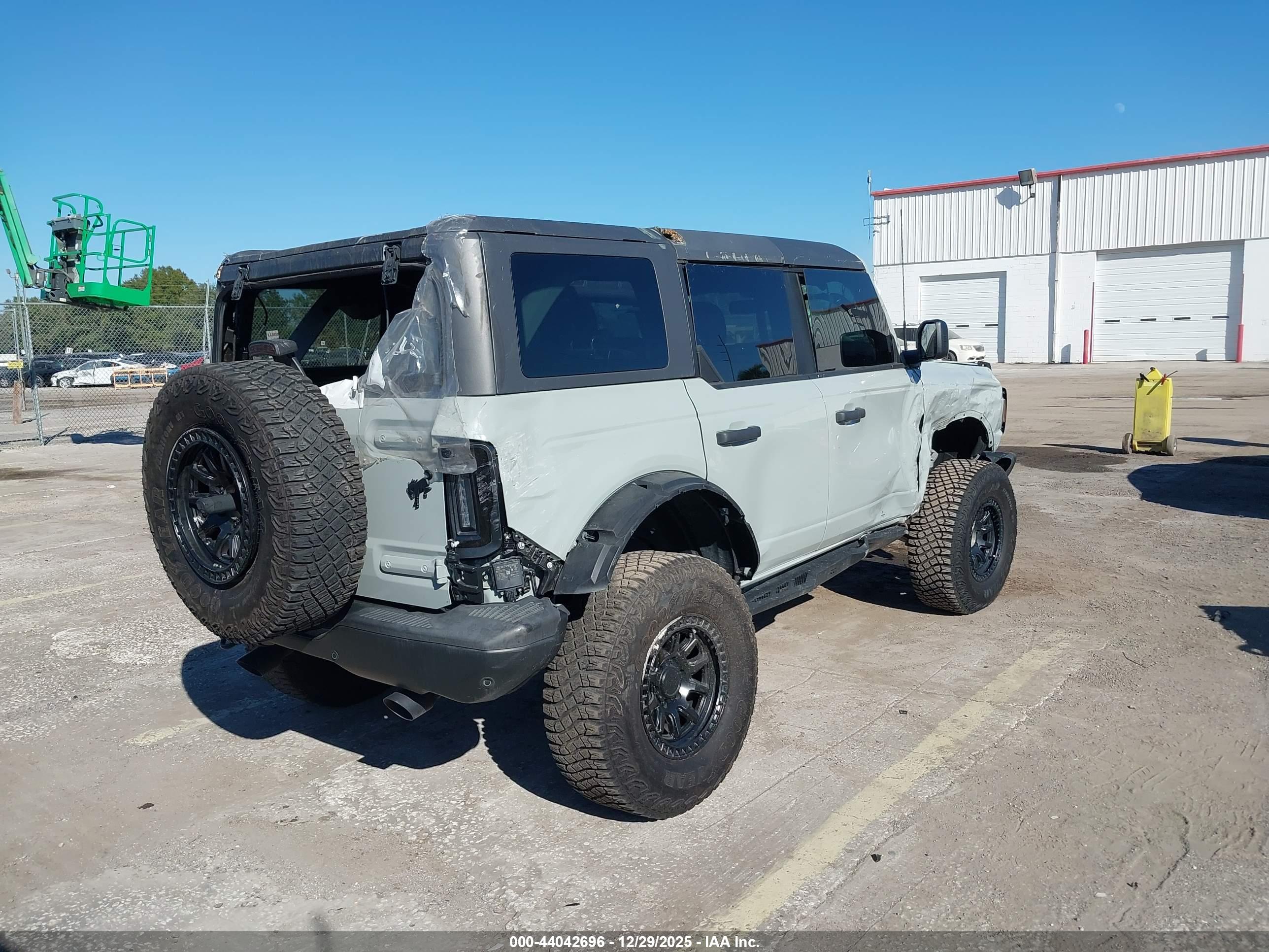 FORD BRONCO image 4