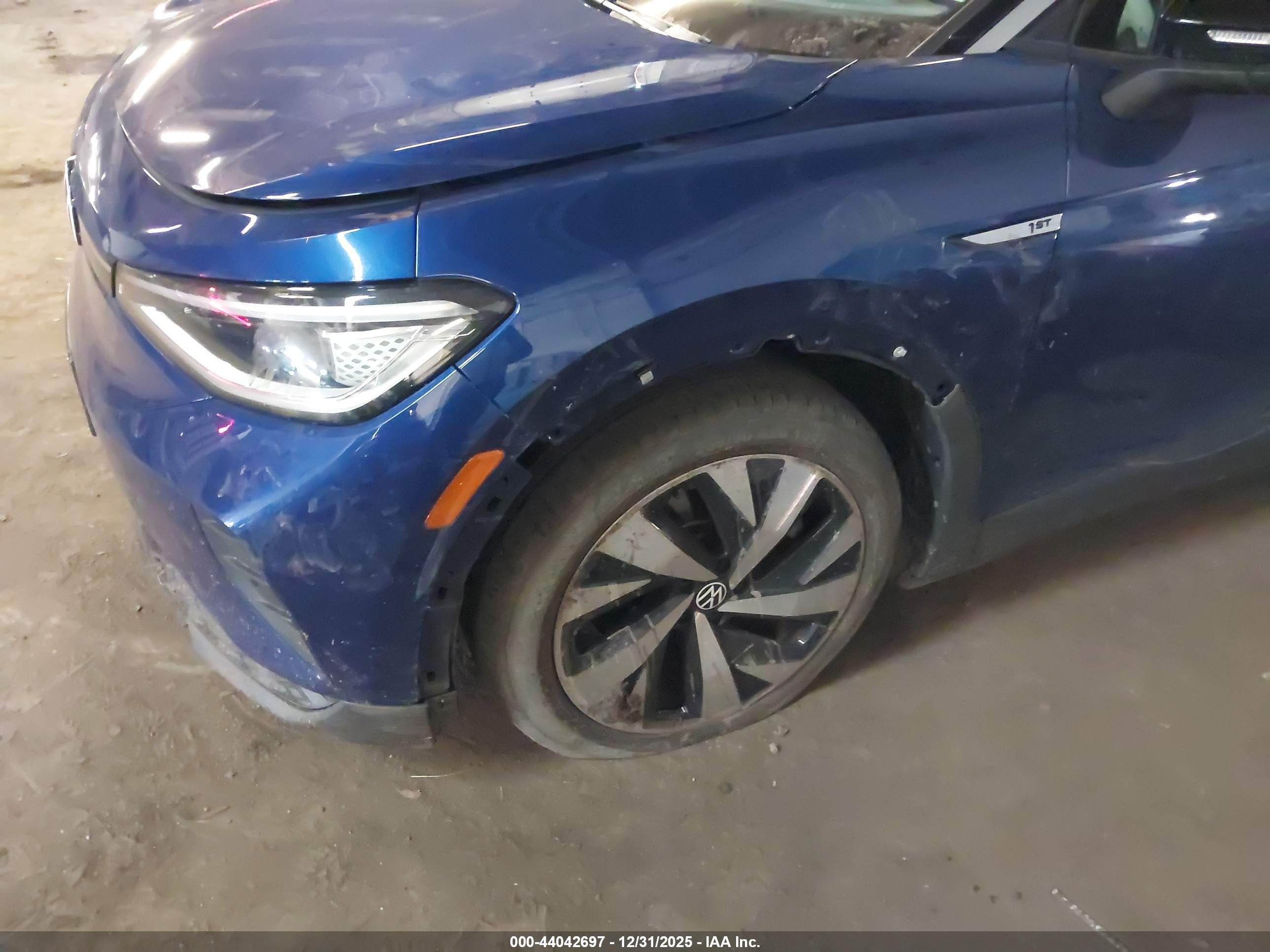 VOLKSWAGEN ID.4 image 6