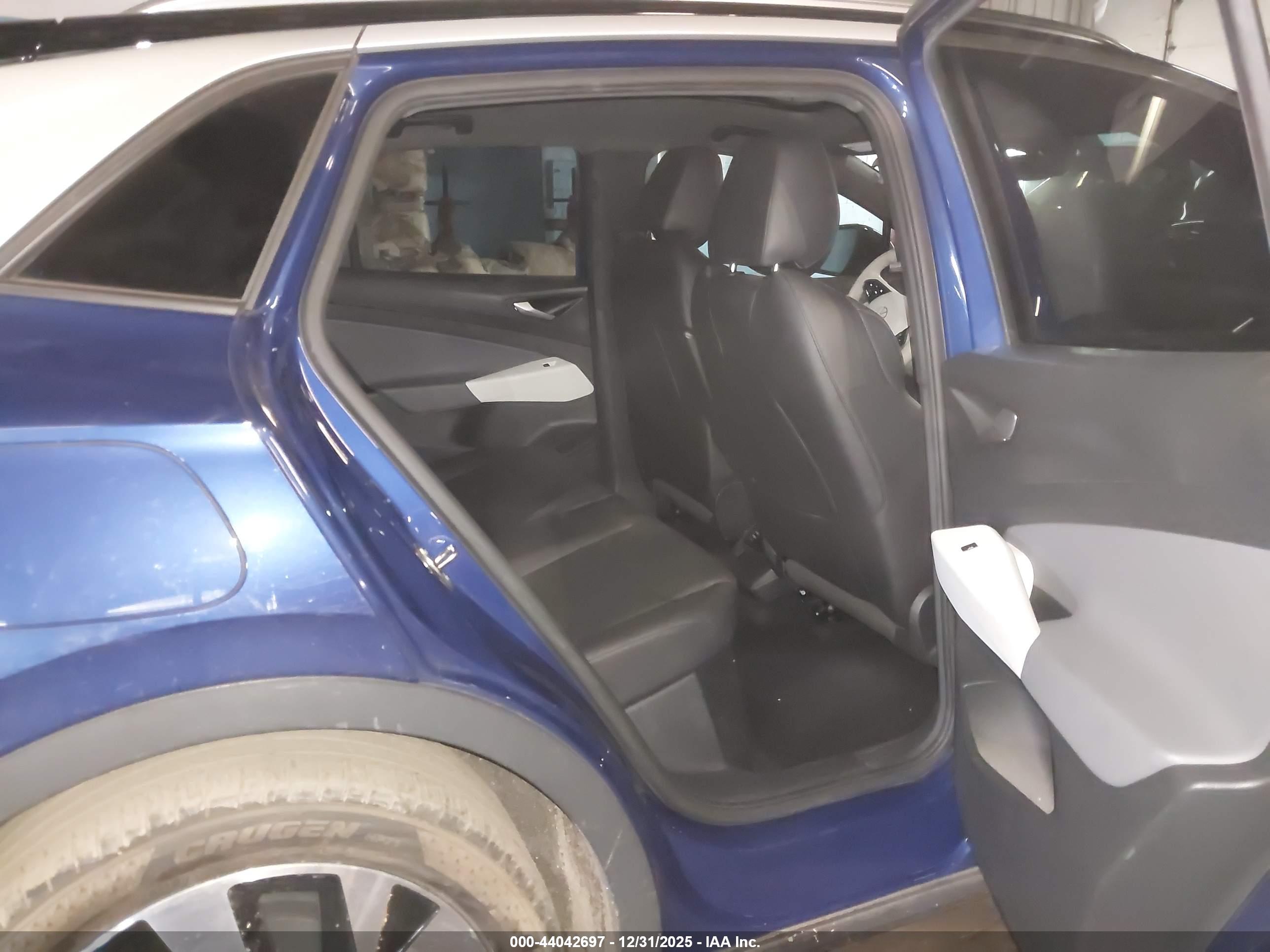 VOLKSWAGEN ID.4 image 8