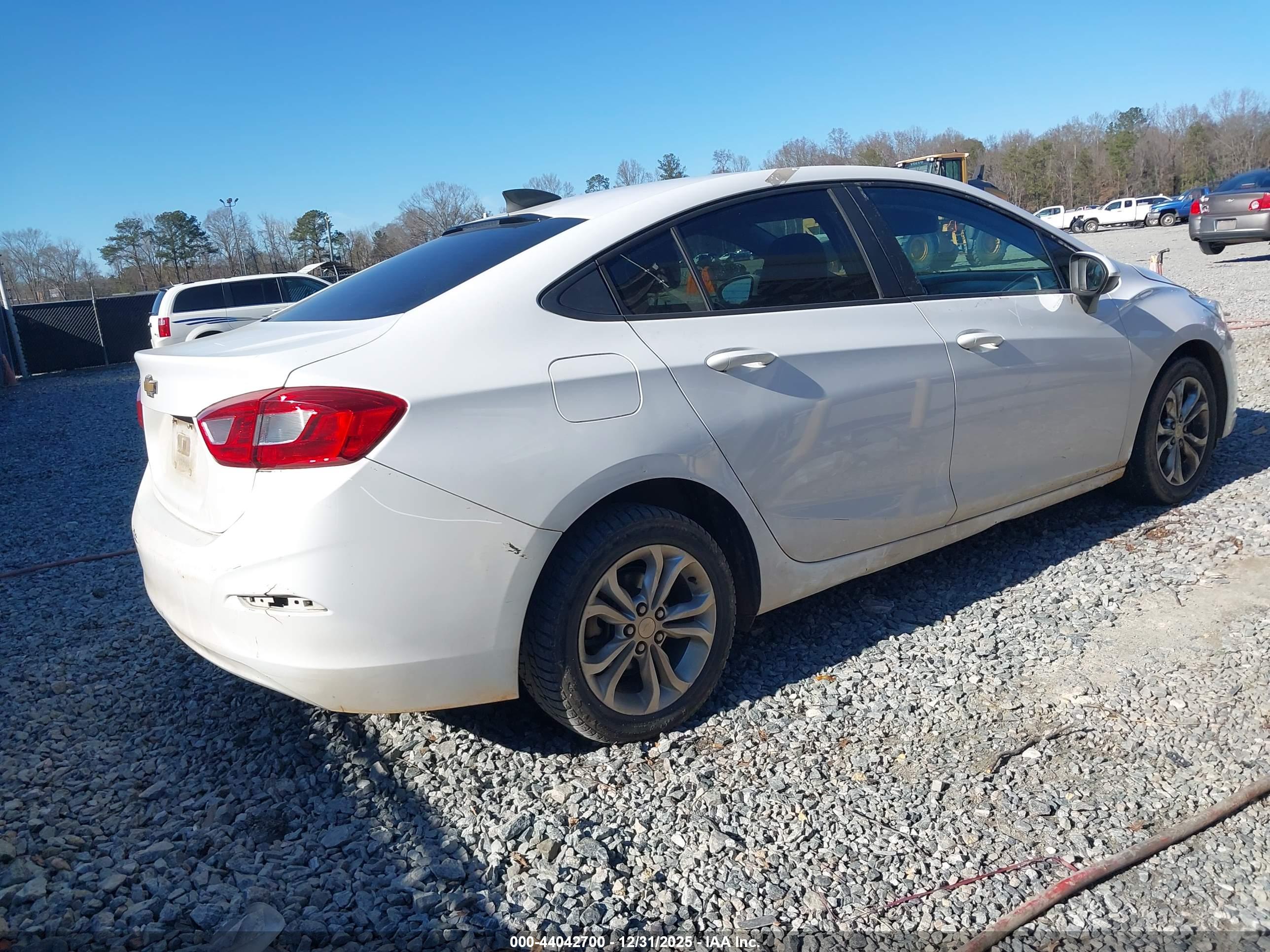 CHEVROLET CRUZE image 4