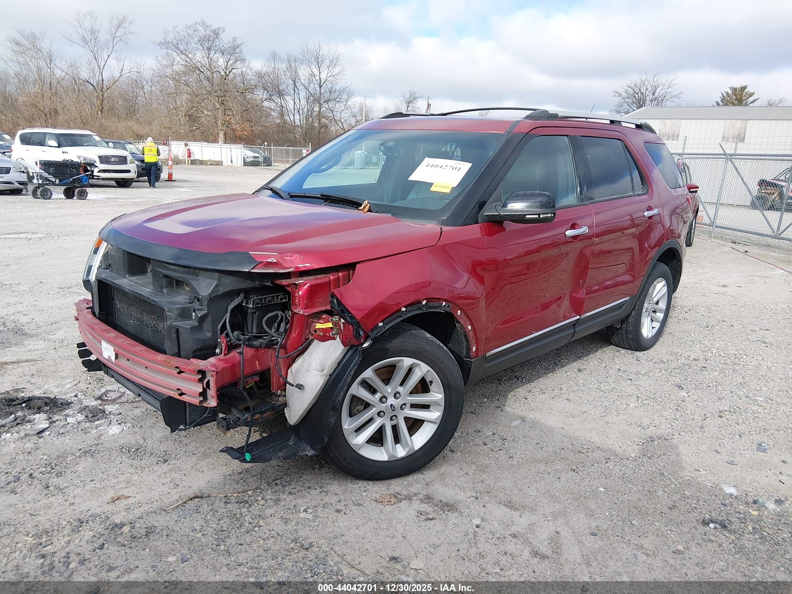 FORD EXPLORER image 2